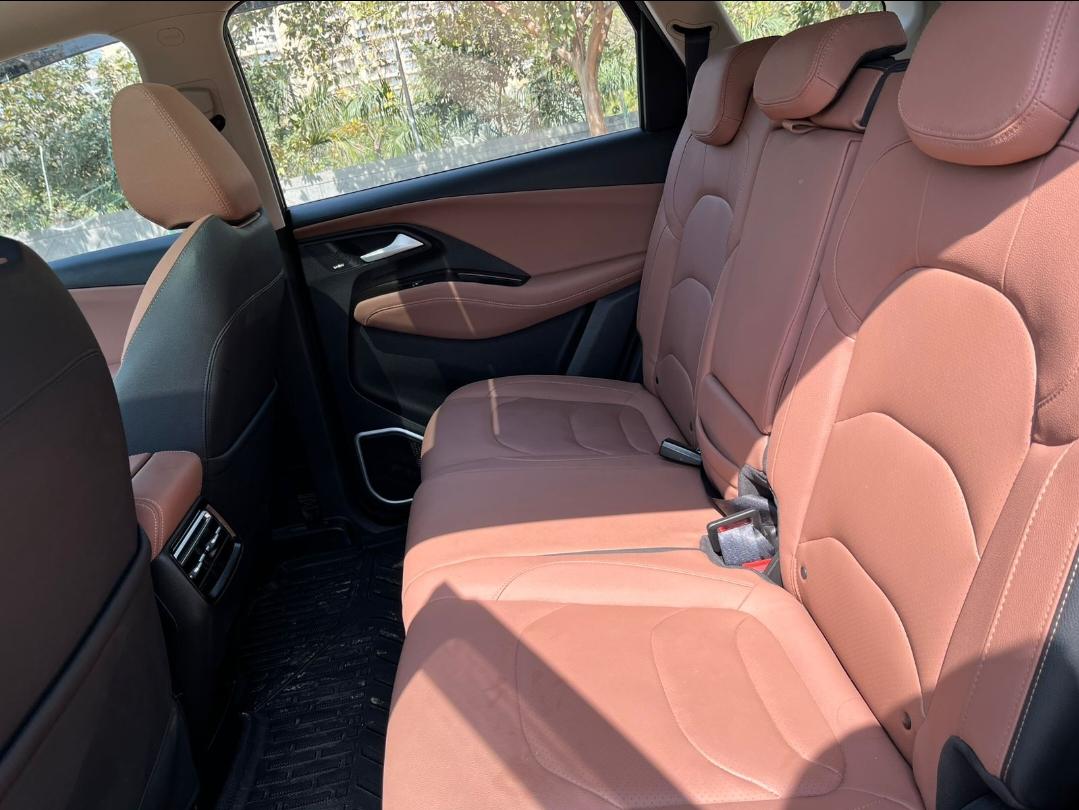 यूज़्ड 2025 एमजी हेक्टर प्लस, Noida 16 यूज़्ड 2025 एमजी हेक्टर प्लस, Noida 16