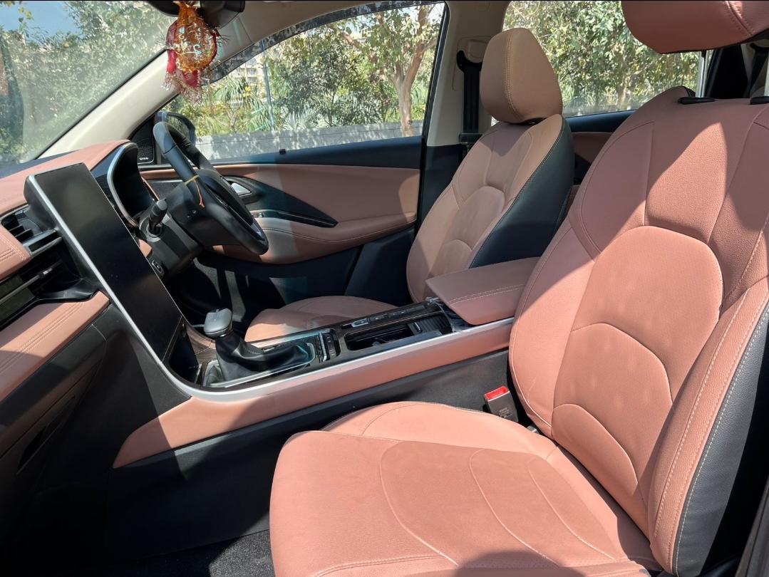 यूज़्ड 2025 एमजी हेक्टर प्लस, Noida 15 यूज़्ड 2025 एमजी हेक्टर प्लस, Noida 15