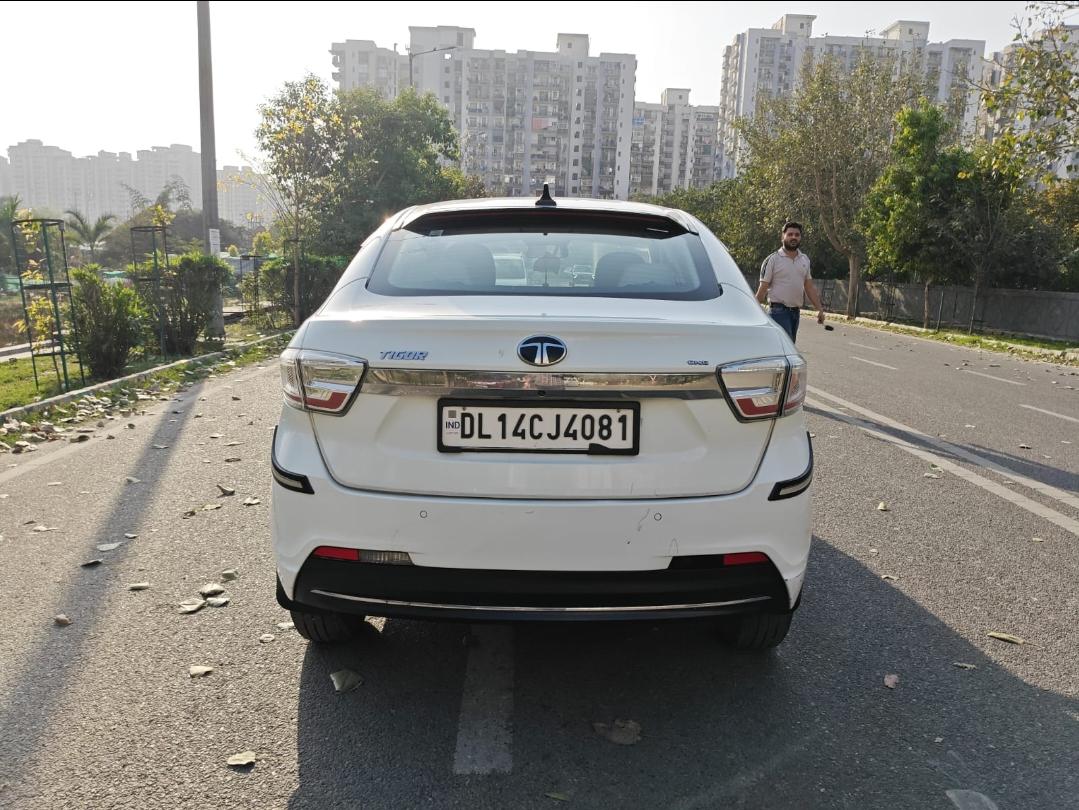 यूज़्ड 2024 टाटा टीगोर, Noida New Delhi 3 यूज़्ड 2024 टाटा टीगोर, Noida New Delhi 3