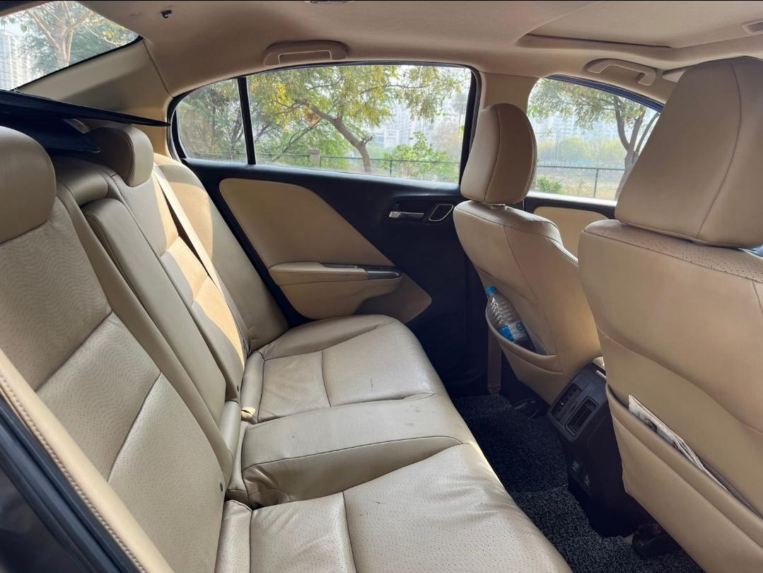 यूज़्ड 2017 होंडा सिटी, Noida New Delhi 14 यूज़्ड 2017 होंडा सिटी, Noida New Delhi 14