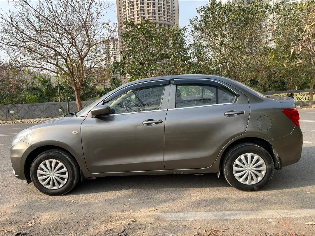 यूज़्ड 2020 मारुति सुजुकी डिजायर, Noida New Delhi 9 यूज़्ड 2020 मारुति सुजुकी डिजायर, Noida New Delhi 9