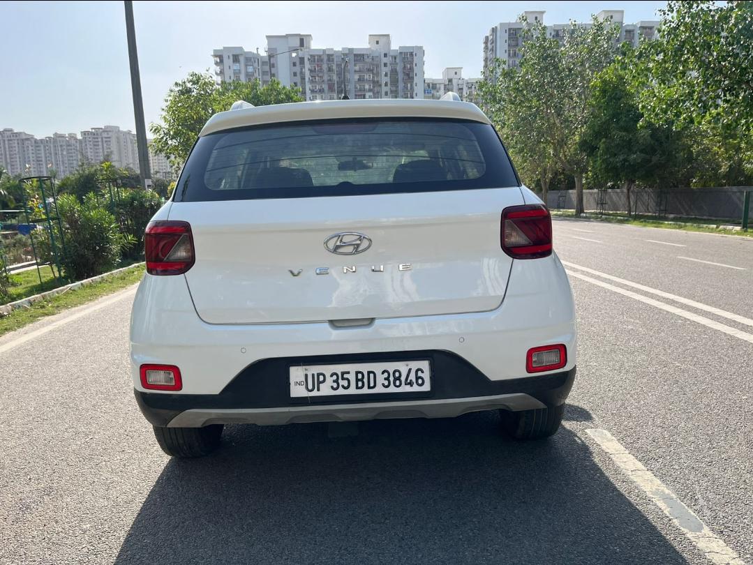 यूज़्ड 2021 ह्युंडई वेन्यू, Noida New Delhi 3 यूज़्ड 2021 ह्युंडई वेन्यू, Noida New Delhi 3