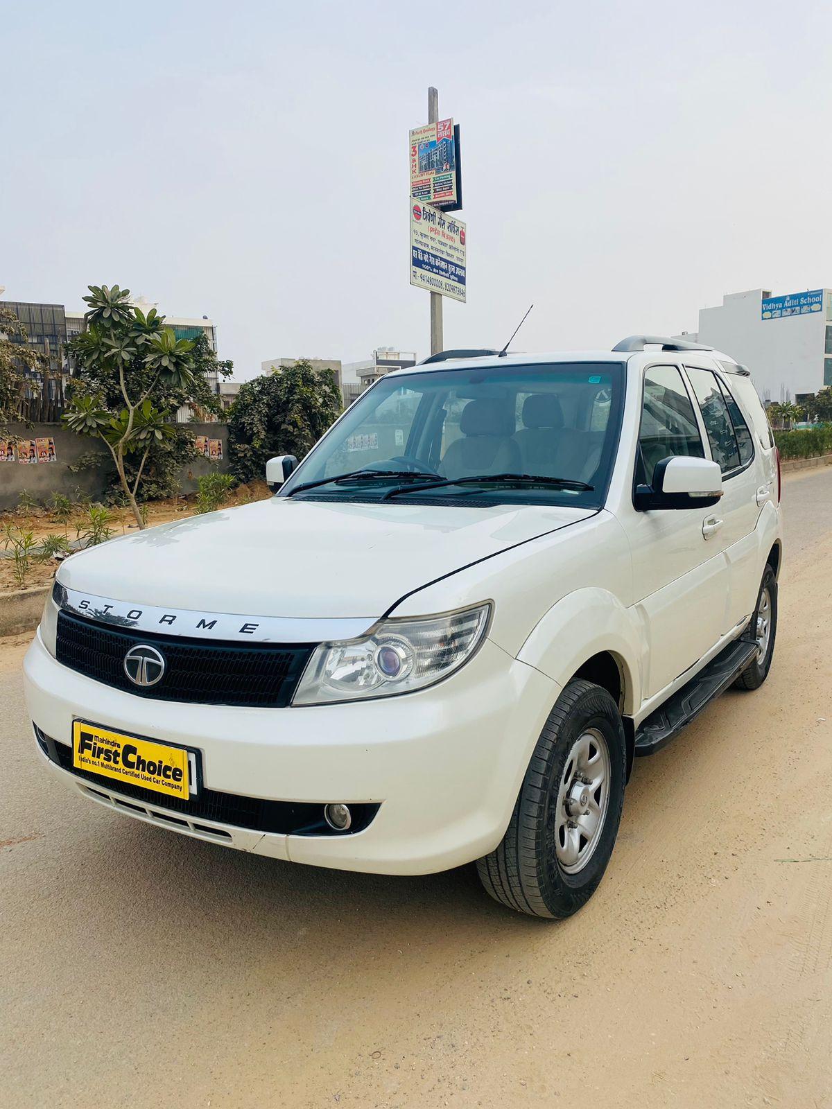 2016 टाटा सफारी स्टॉर्म Ex Refreshed 2016 टाटा सफारी स्टॉर्म Ex Refreshed