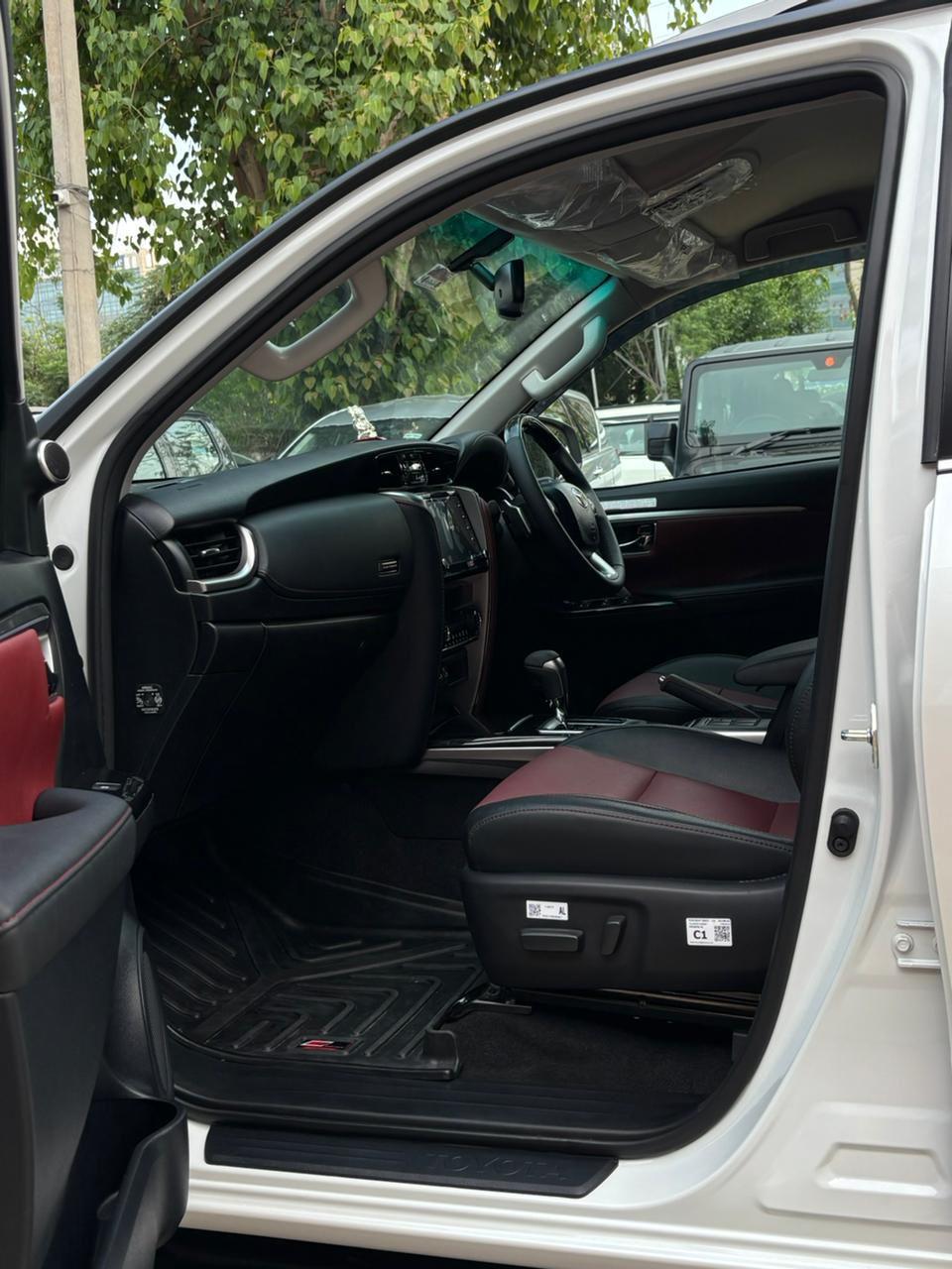 यूज़्ड 2025 टोयोटा फॉर्च्यूनर, Gurgaon Sector 45, Gurgaon 15 यूज़्ड 2025 टोयोटा फॉर्च्यूनर, Gurgaon Sector 45, Gurgaon 15