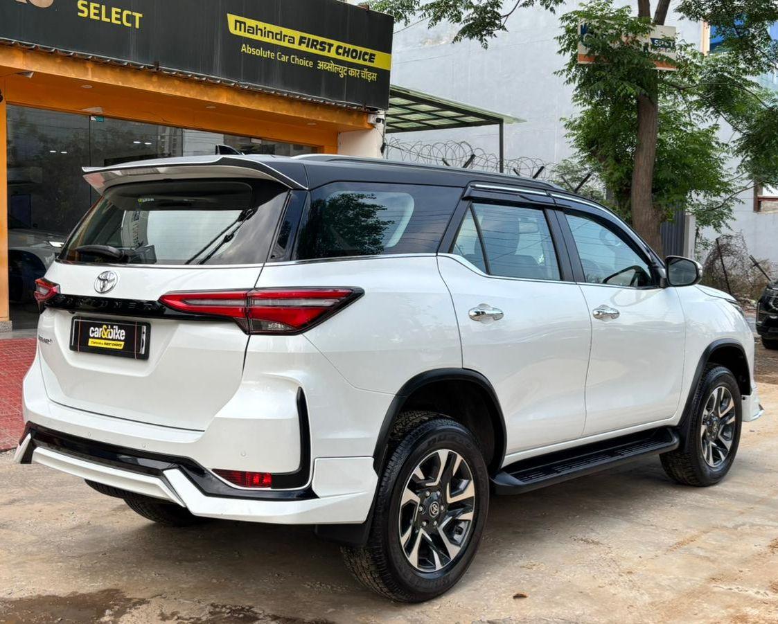 यूज़्ड 2025 टोयोटा फॉर्च्यूनर, Gurgaon Sector 45, Gurgaon 4 यूज़्ड 2025 टोयोटा फॉर्च्यूनर, Gurgaon Sector 45, Gurgaon 4