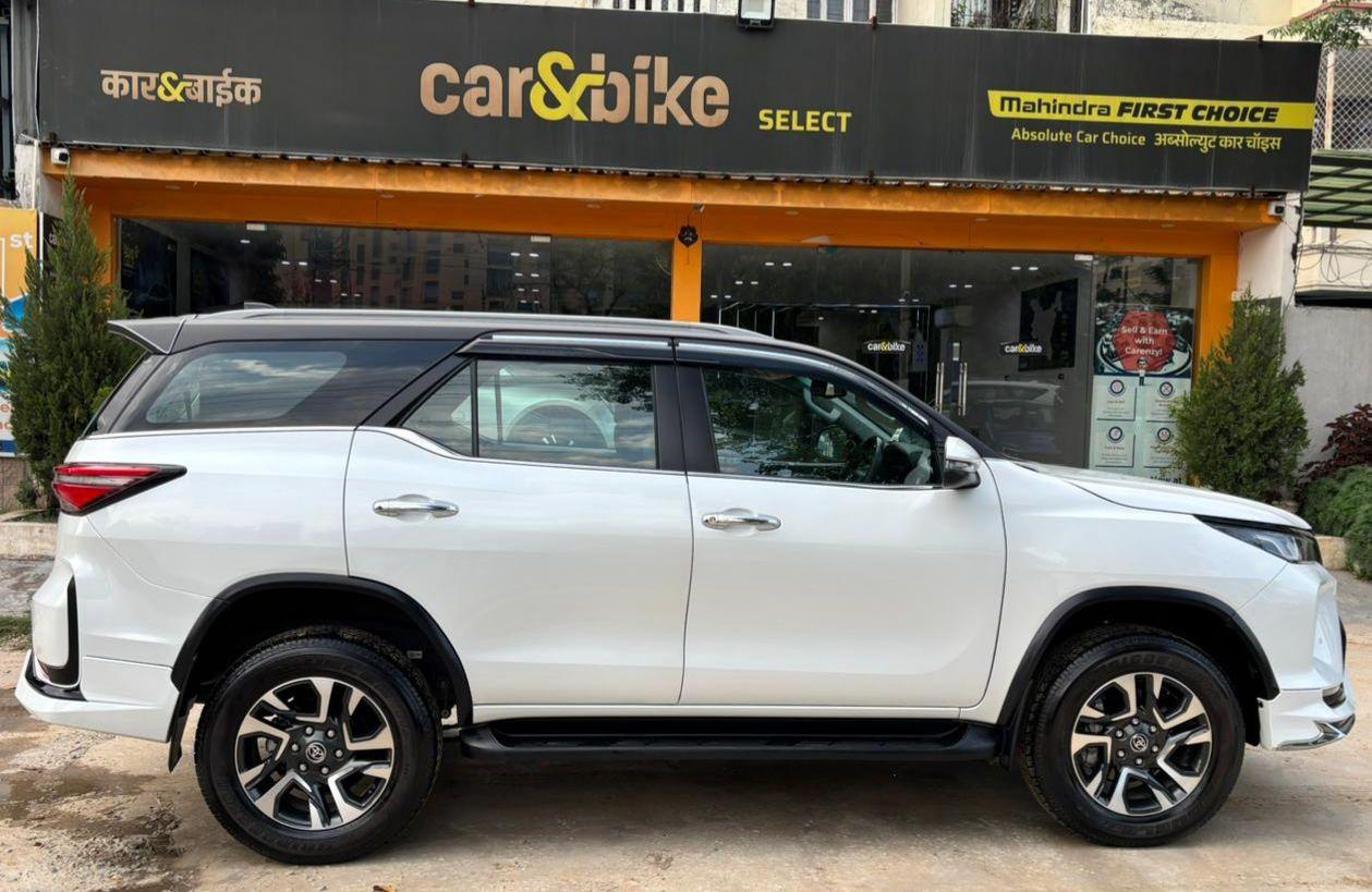 यूज़्ड 2025 टोयोटा फॉर्च्यूनर, Gurgaon Sector 45, Gurgaon 5 यूज़्ड 2025 टोयोटा फॉर्च्यूनर, Gurgaon Sector 45, Gurgaon 5