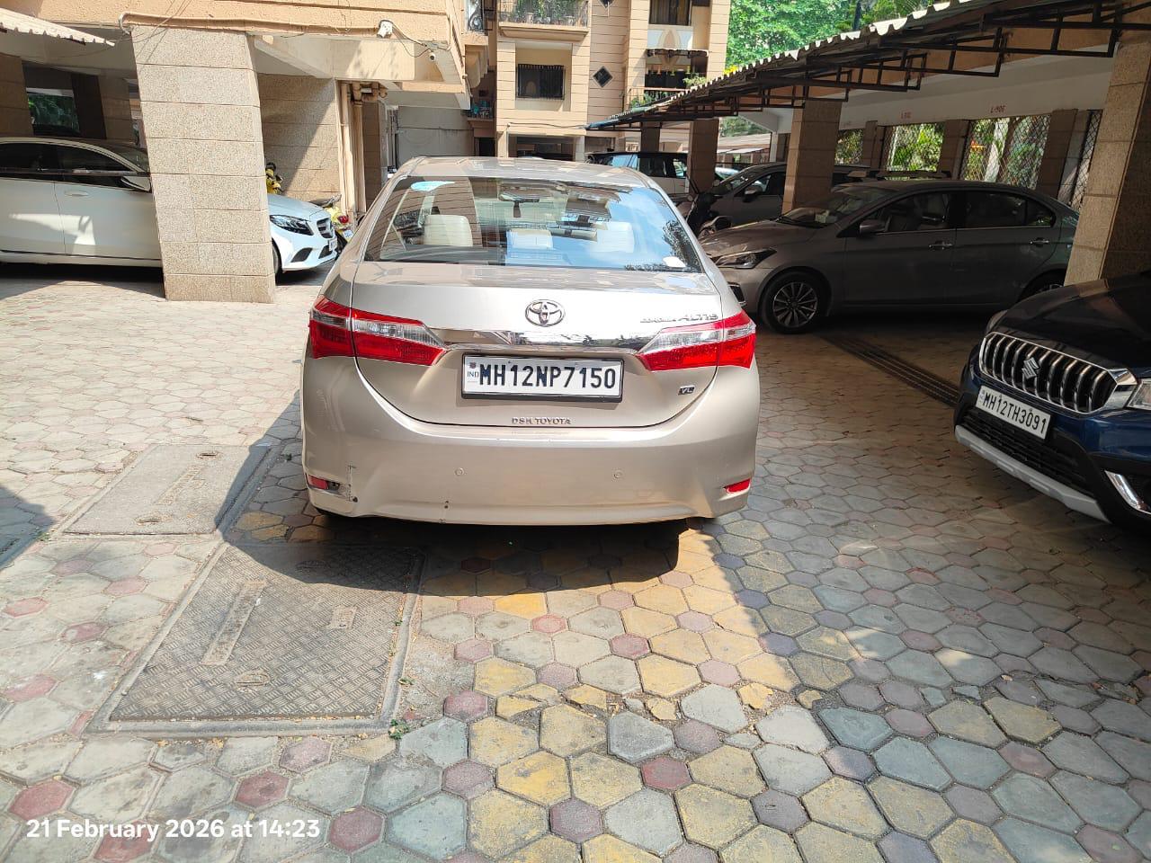 2016 टोयोटा कोरोला ऑल्टिस 1.8 VL AT 2016 टोयोटा कोरोला ऑल्टिस 1.8 VL AT