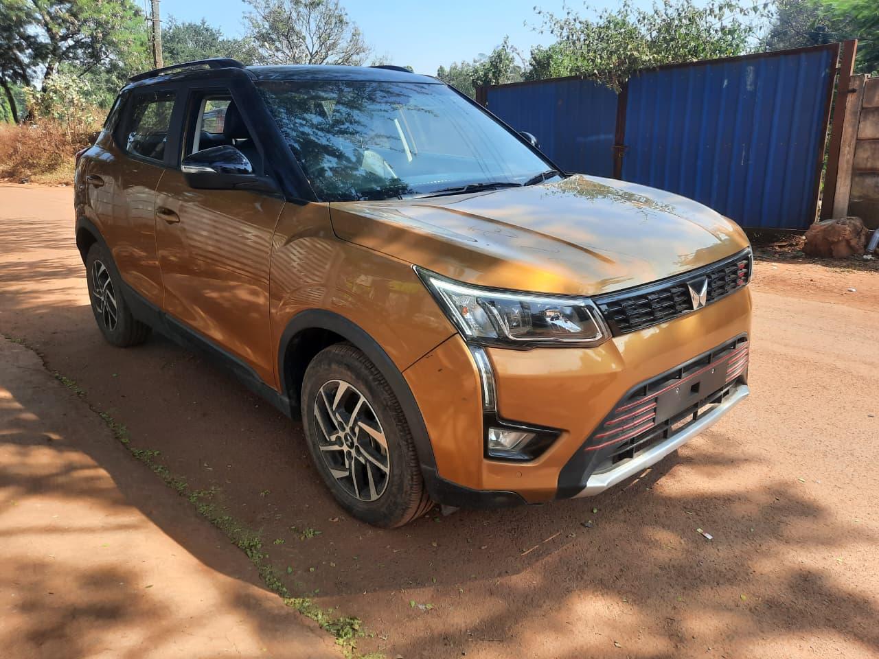 2022 महिंद्रा एक्सयूवी300 W8 (O) Dual Tone Petrol 2022 महिंद्रा एक्सयूवी300 W8 (O) Dual Tone Petrol