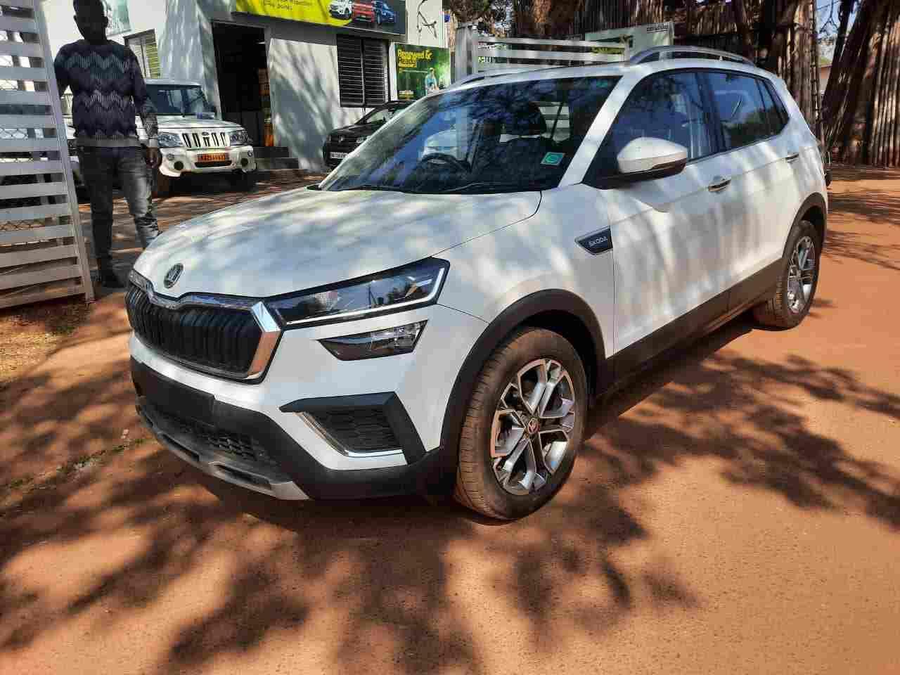 2022 स्कोडा कुशाक Style 1.5 TSI AT - 6 Airbags 2022 स्कोडा कुशाक Style 1.5 TSI AT - 6 Airbags