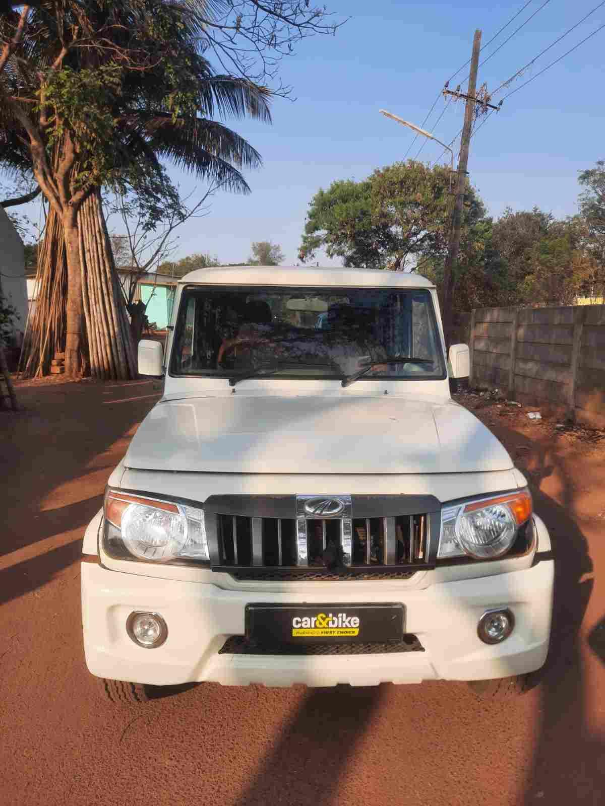 2018 महिंद्रा बोलेरो SLE BS4 2018 महिंद्रा बोलेरो SLE BS4