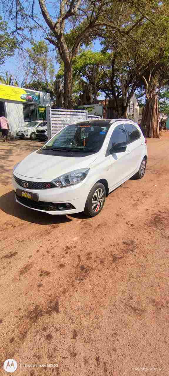 यूज़्ड 2017 टाटा टियागो, Hubli Bharat Mill, Hubli यूज़्ड 2017 टाटा टियागो, Hubli Bharat Mill, Hubli