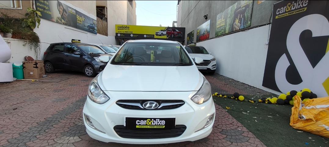 यूज़्ड 2013 ह्युंडई फ्लयूडिक वरना, Khatiwala Tank, Indore  यूज़्ड 2013 ह्युंडई फ्लयूडिक वरना, Khatiwala Tank, Indore