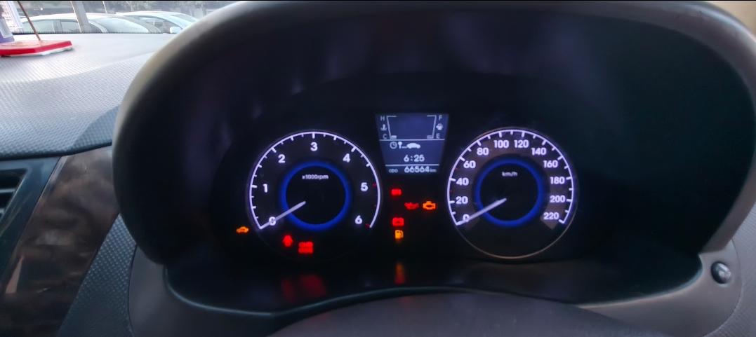 यूज़्ड 2013 ह्युंडई फ्लयूडिक वरना, Khatiwala Tank, Indore 9 यूज़्ड 2013 ह्युंडई फ्लयूडिक वरना, Khatiwala Tank, Indore 9