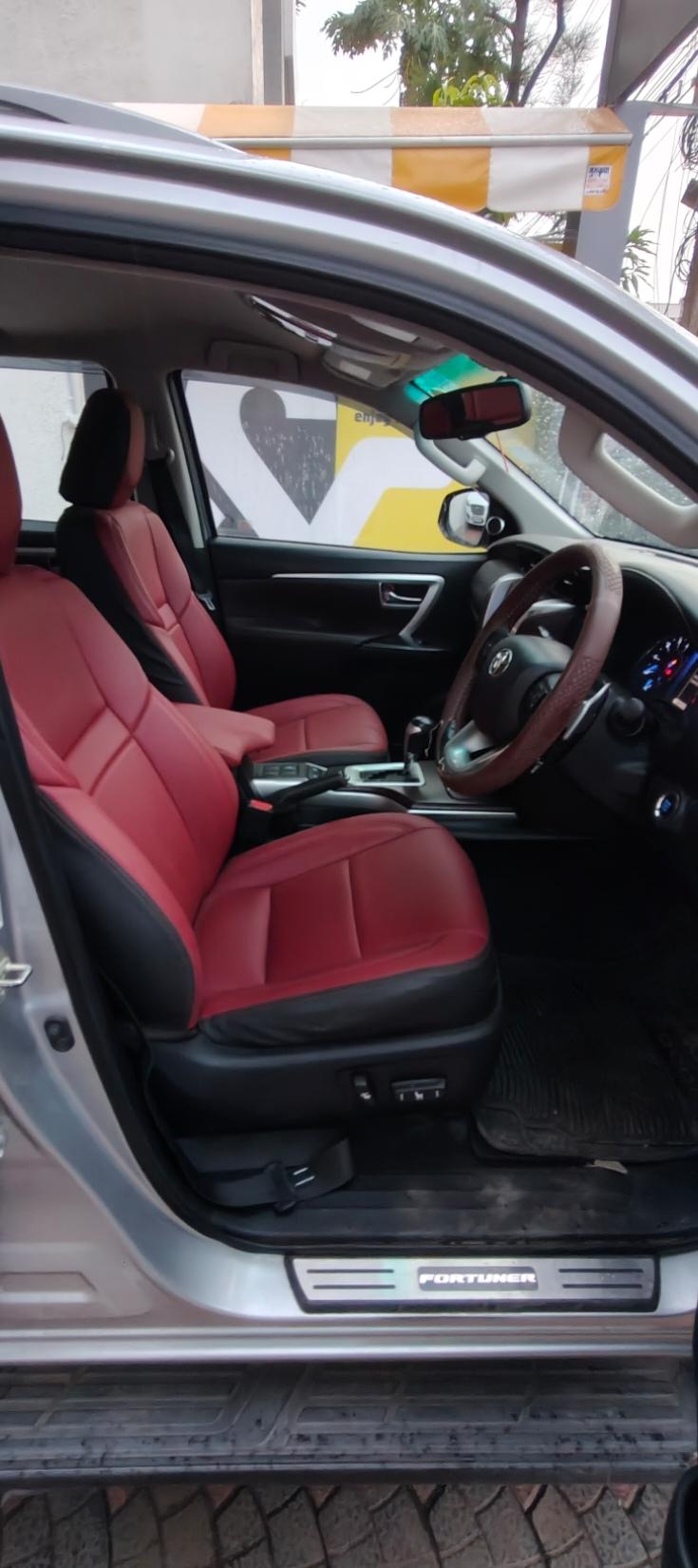 यूज़्ड 2018 टोयोटा फॉर्च्यूनर, Khatiwala Tank, Indore 10 यूज़्ड 2018 टोयोटा फॉर्च्यूनर, Khatiwala Tank, Indore 10