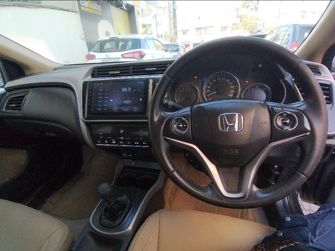 यूज़्ड 2017 होंडा सिटी, Khatiwala Tank, Indore 11 यूज़्ड 2017 होंडा सिटी, Khatiwala Tank, Indore 11