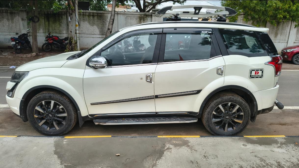 2019 महिंद्रा एक्सयूवी500 W11 AT 2019 महिंद्रा एक्सयूवी500 W11 AT