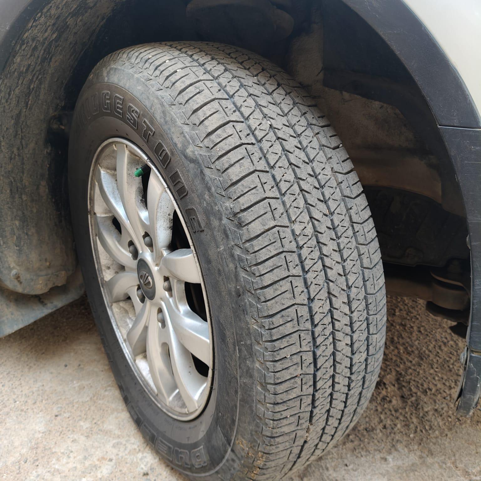 यूज़्ड 2015 महिंद्रा एक्सयूवी500, Maralur SO, Tumkur 8 यूज़्ड 2015 महिंद्रा एक्सयूवी500, Maralur SO, Tumkur 8