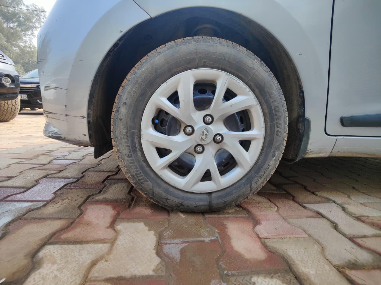 यूज़्ड 2018 ह्युंडई ग्रैंड आई10, Palam Road, Gurgaon 8 यूज़्ड 2018 ह्युंडई ग्रैंड आई10, Palam Road, Gurgaon 8