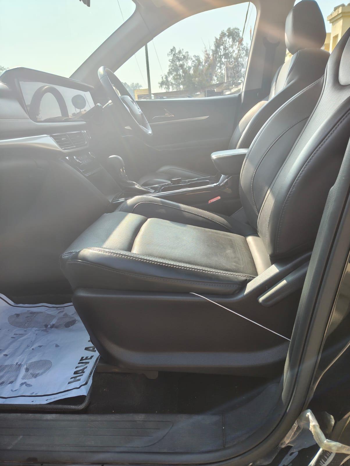 यूज़्ड 2025 महिंद्रा एक्सयूवी700, Palam Road, Gurgaon 15 यूज़्ड 2025 महिंद्रा एक्सयूवी700, Palam Road, Gurgaon 15