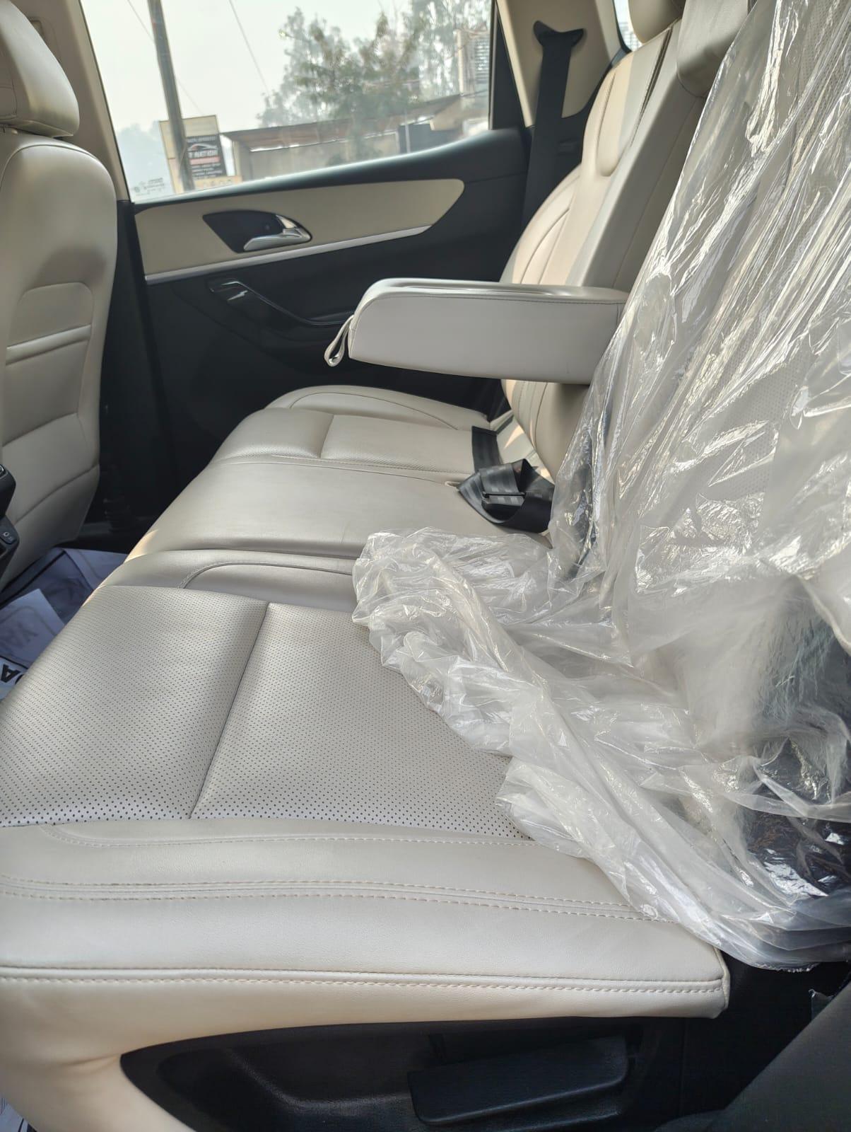 यूज़्ड 2024 महिंद्रा एक्सयूवी700, Palam Road, Gurgaon 14 यूज़्ड 2024 महिंद्रा एक्सयूवी700, Palam Road, Gurgaon 14