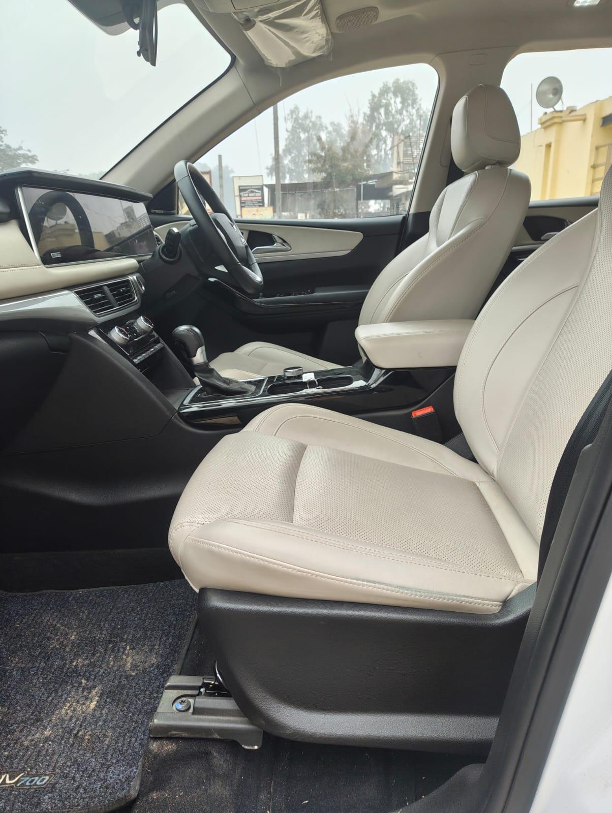 यूज़्ड 2024 महिंद्रा एक्सयूवी700, Palam Road, Gurgaon 13 यूज़्ड 2024 महिंद्रा एक्सयूवी700, Palam Road, Gurgaon 13