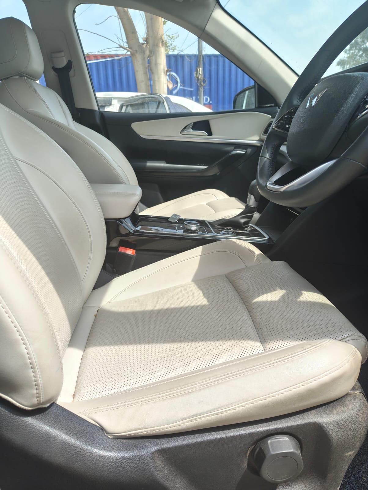 यूज़्ड 2024 महिंद्रा एक्सयूवी700, Palam Road, Gurgaon 13 यूज़्ड 2024 महिंद्रा एक्सयूवी700, Palam Road, Gurgaon 13