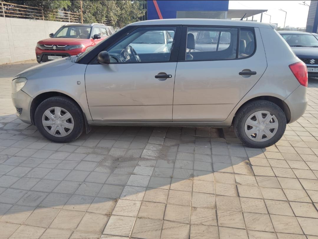 यूज़्ड 2011 स्कोडा फाबिया, Theba, Jamnagar 1 यूज़्ड 2011 स्कोडा फाबिया, Theba, Jamnagar 1