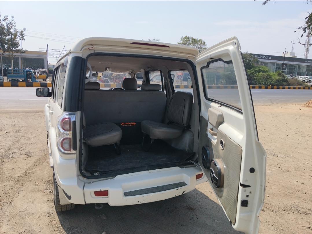 यूज़्ड 2015 महिंद्रा स्कॉर्पियो, Theba, Jamnagar 9 यूज़्ड 2015 महिंद्रा स्कॉर्पियो, Theba, Jamnagar 9