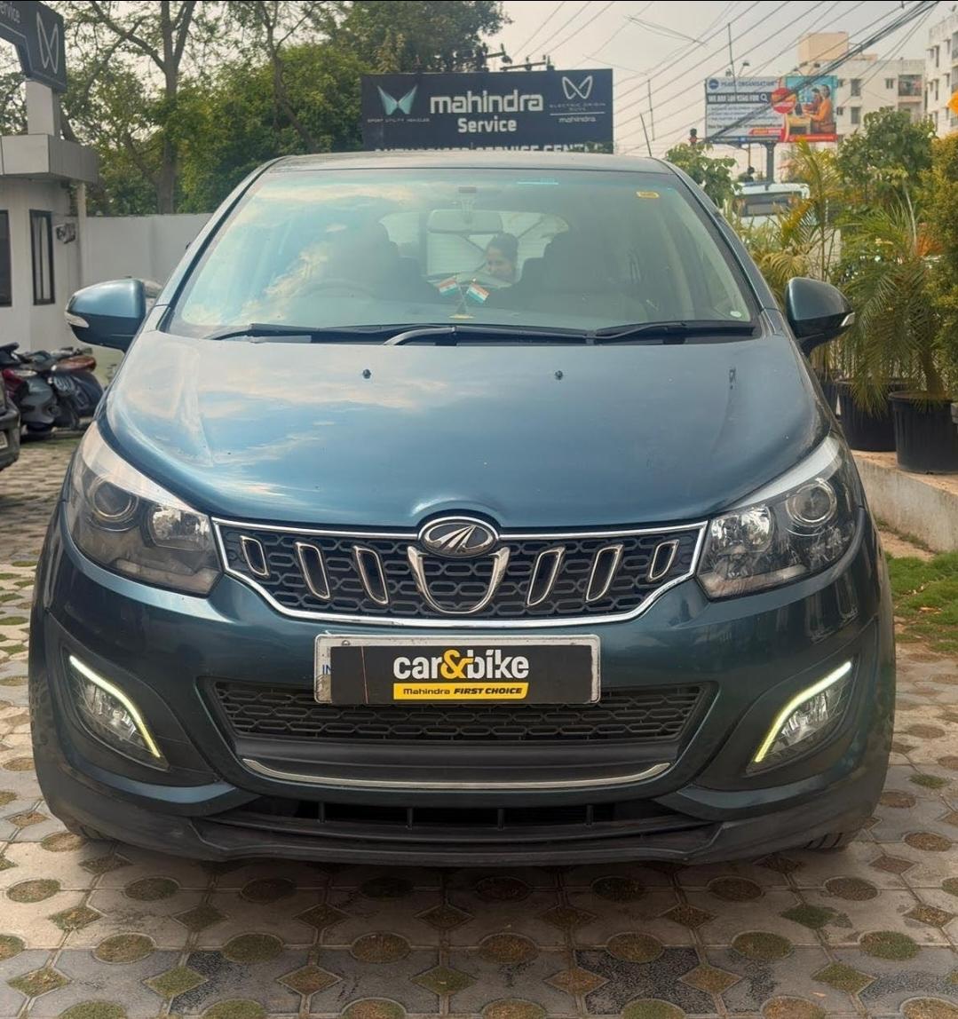 2018 महिंद्रा मराज़ो M8 7-Seater 2018 महिंद्रा मराज़ो M8 7-Seater