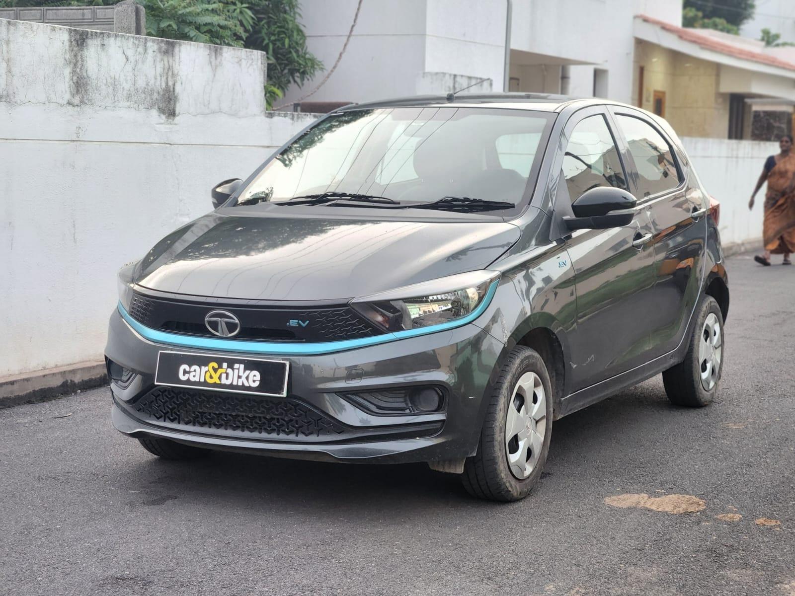 2024 टाटा अलट्रोज़ XZA Plus (S) Petrol 2024 टाटा अलट्रोज़ XZA Plus (S) Petrol