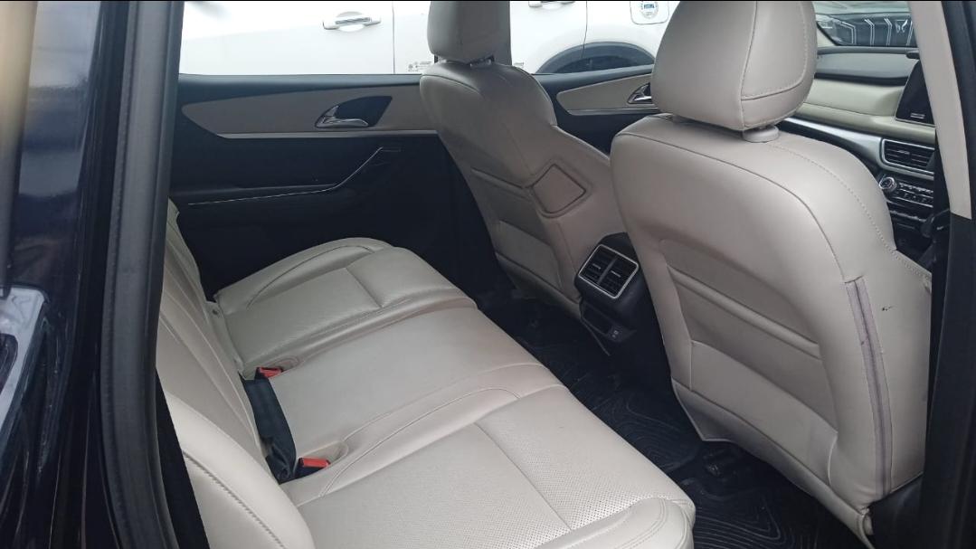 यूज़्ड 2023 महिंद्रा एक्सयूवी700, Cyberabad, Hyderabad 4 यूज़्ड 2023 महिंद्रा एक्सयूवी700, Cyberabad, Hyderabad 4