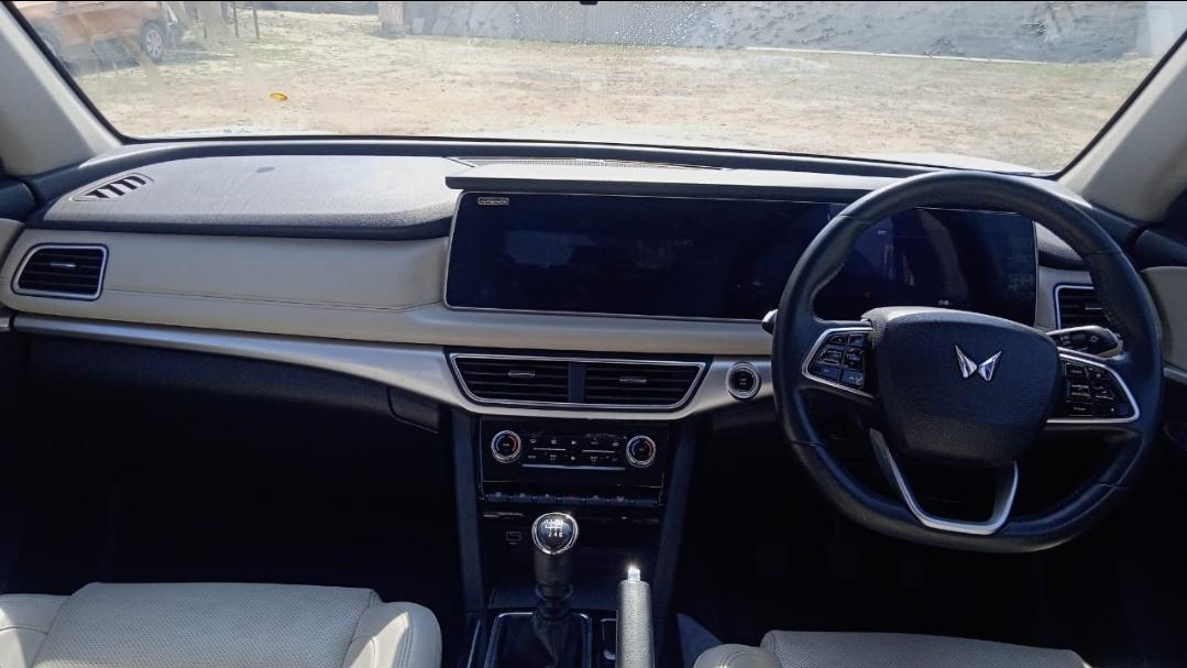 यूज़्ड 2023 महिंद्रा एक्सयूवी700, Cyberabad, Hyderabad 1 यूज़्ड 2023 महिंद्रा एक्सयूवी700, Cyberabad, Hyderabad 1