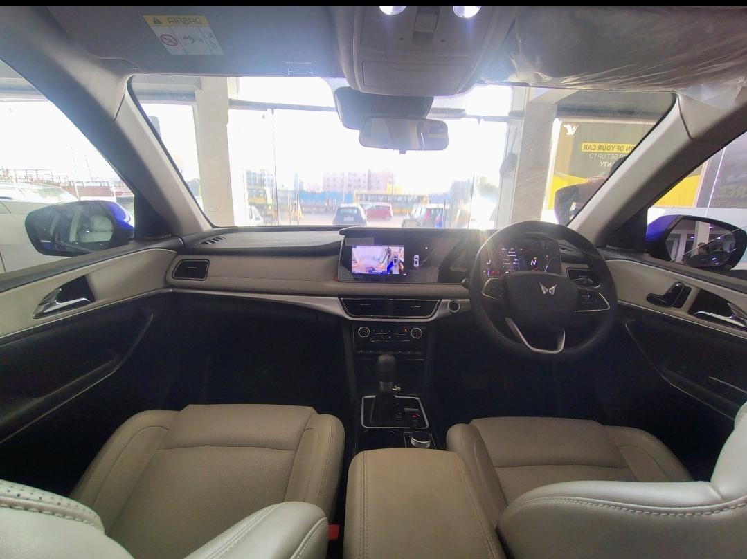 यूज़्ड 2025 महिंद्रा एक्सयूवी700, Cyberabad, Hyderabad 12 यूज़्ड 2025 महिंद्रा एक्सयूवी700, Cyberabad, Hyderabad 12