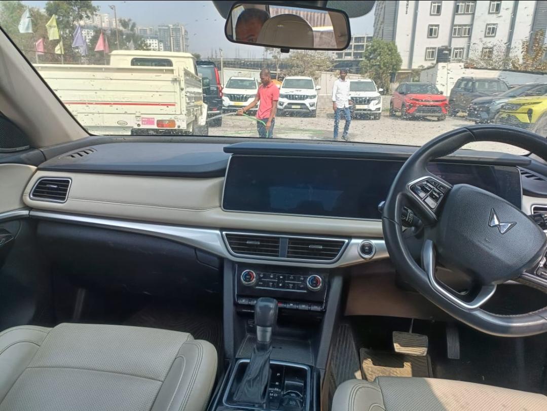 यूज़्ड 2023 महिंद्रा एक्सयूवी700, Cyberabad, Hyderabad 1 यूज़्ड 2023 महिंद्रा एक्सयूवी700, Cyberabad, Hyderabad 1