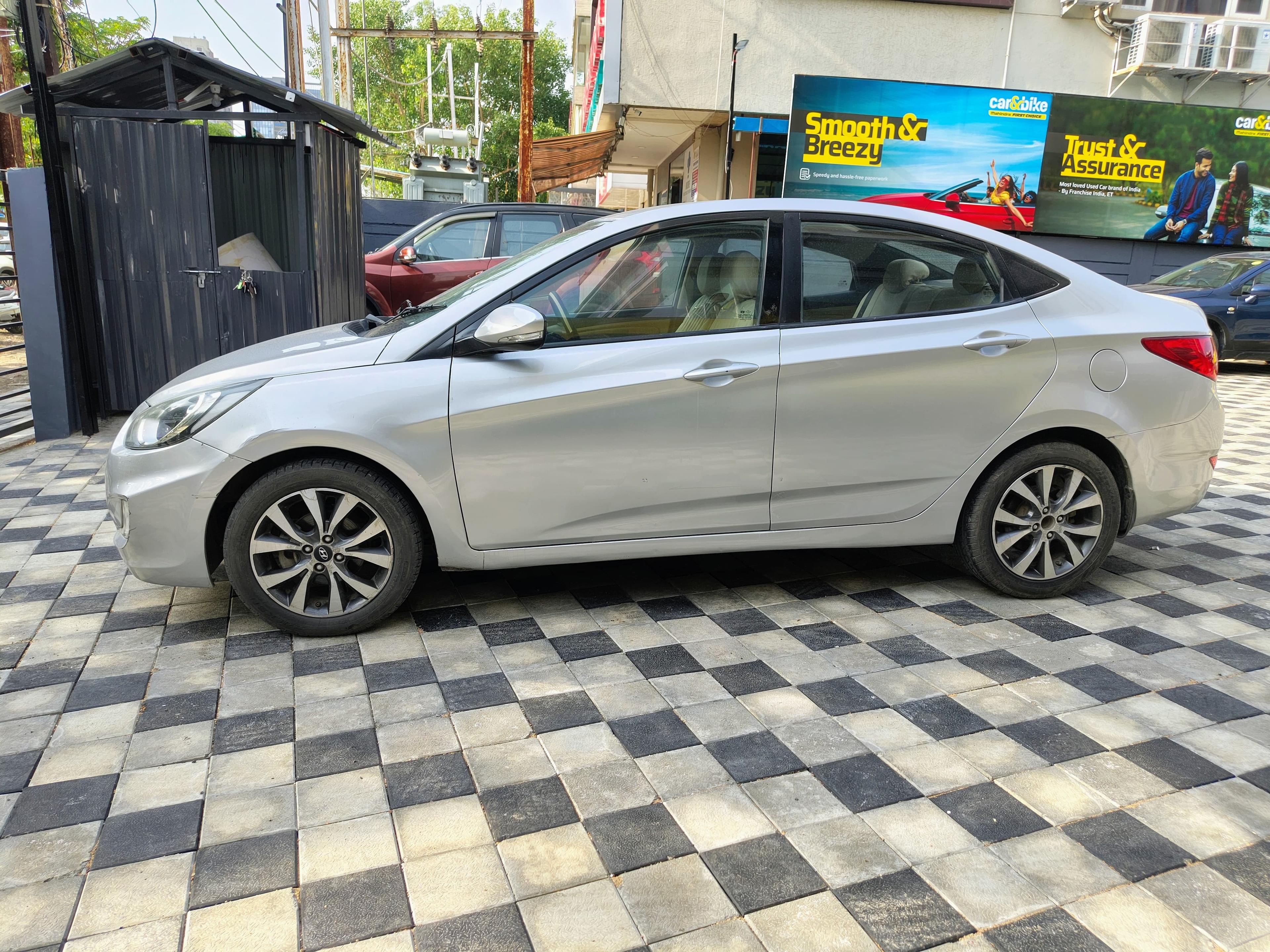 यूज़्ड 2014 ह्युंडई फ्लयूडिक वरना, Vijay Nagar, Indore 1 यूज़्ड 2014 ह्युंडई फ्लयूडिक वरना, Vijay Nagar, Indore 1