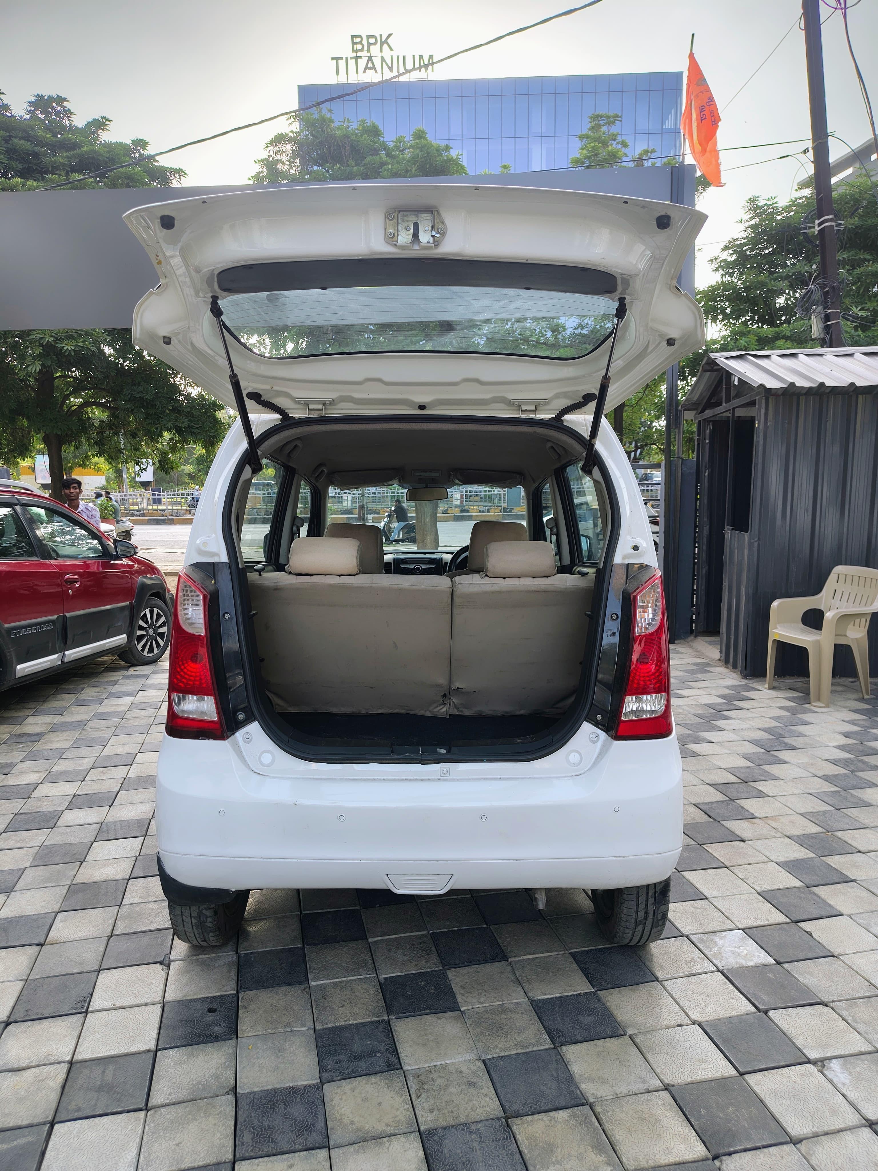 यूज़्ड 2018 मारुति सुजुकी वैगन आर, Vijay Nagar, Indore 9 यूज़्ड 2018 मारुति सुजुकी वैगन आर, Vijay Nagar, Indore 9