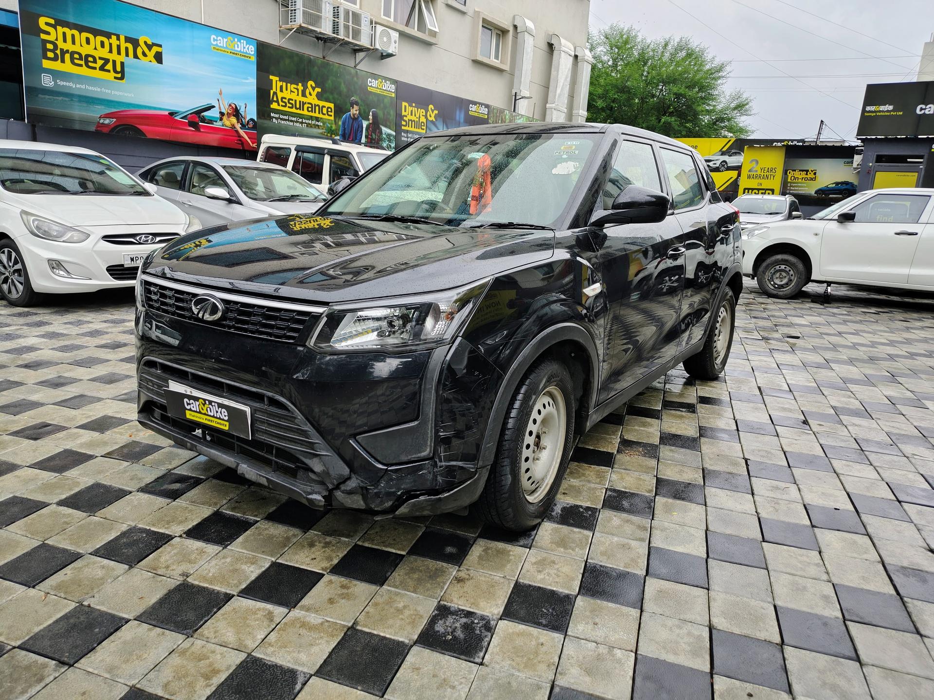 2020 महिंद्रा एक्सयूवी300 W4 Petrol 2020 महिंद्रा एक्सयूवी300 W4 Petrol