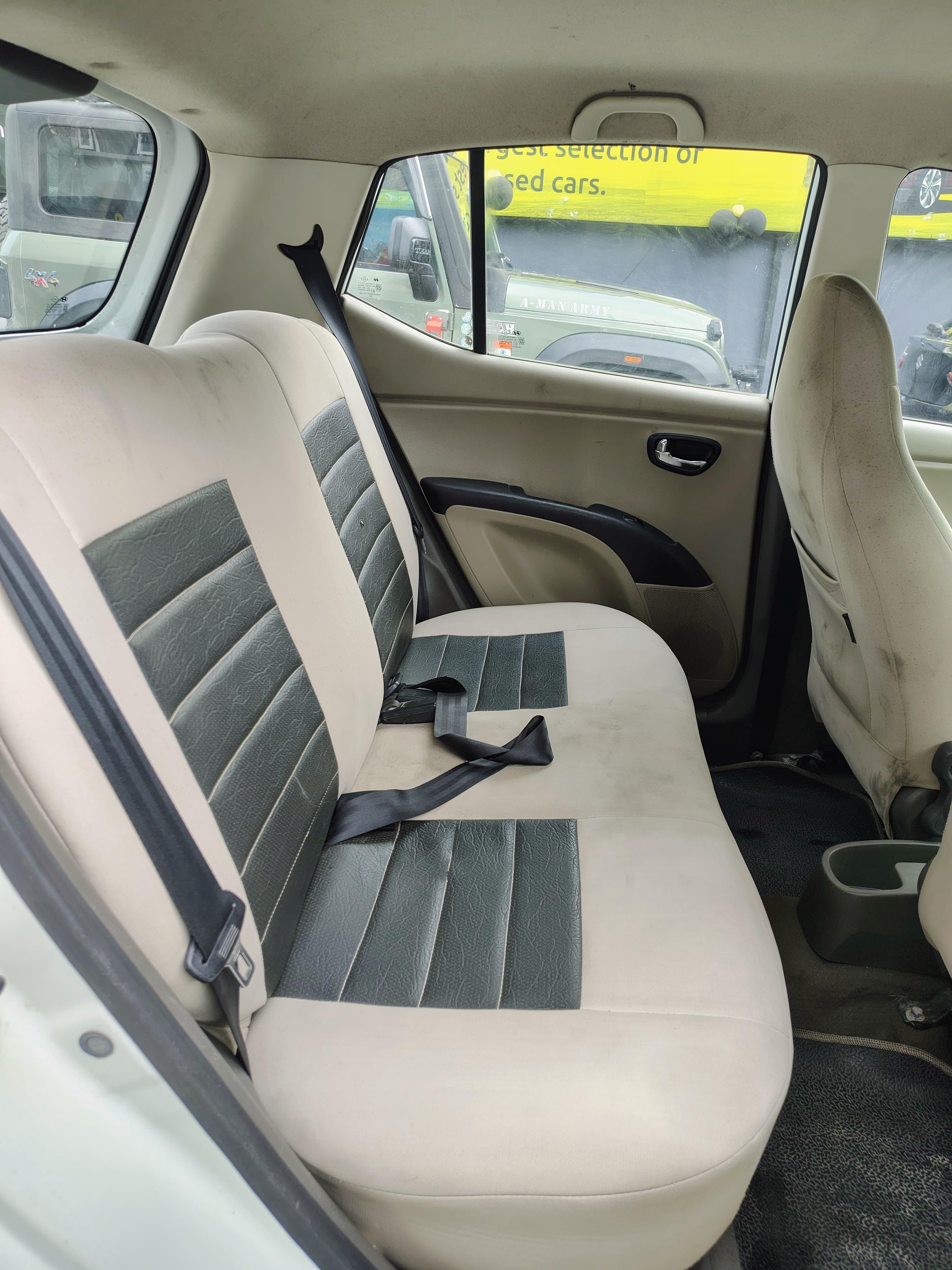 यूज़्ड 2012 ह्युंडई आई10, Indore  15 यूज़्ड 2012 ह्युंडई आई10, Indore  15