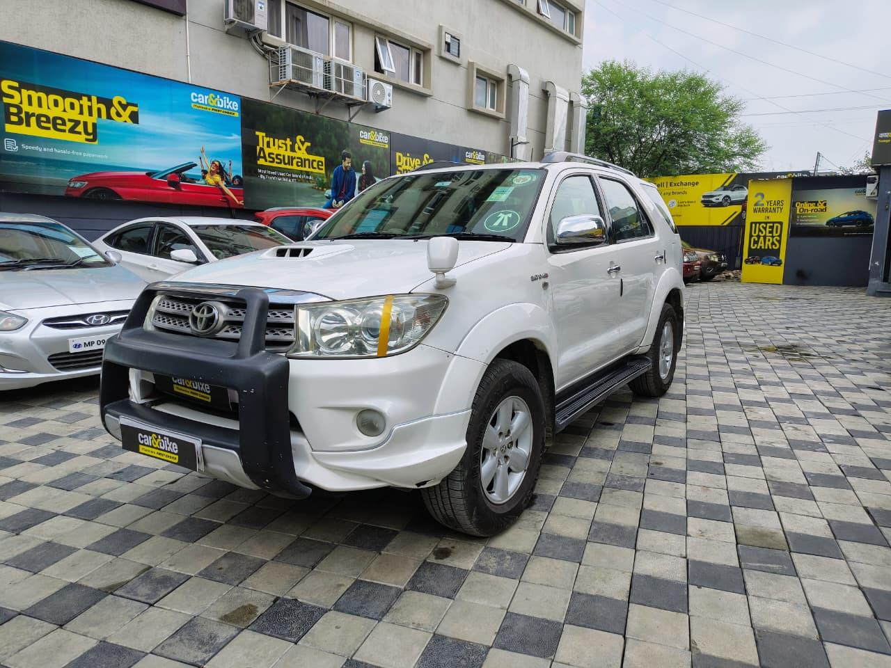 2011 टोयोटा फॉर्च्यूनर 3.0 MT 2011 टोयोटा फॉर्च्यूनर 3.0 MT