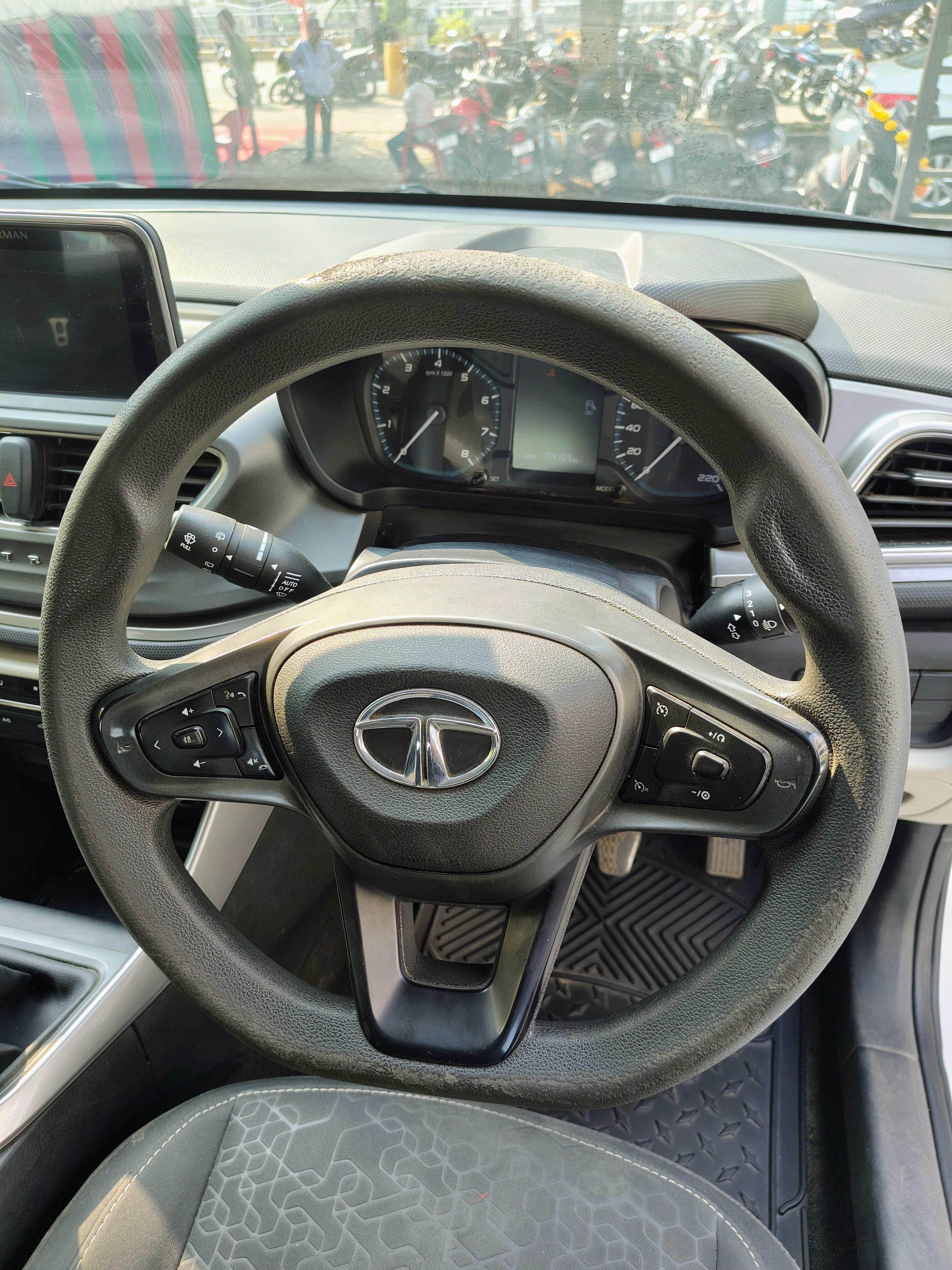 यूज़्ड 2022 टाटा अलट्रोज़, Vijay Nagar, Indore 11 यूज़्ड 2022 टाटा अलट्रोज़, Vijay Nagar, Indore 11