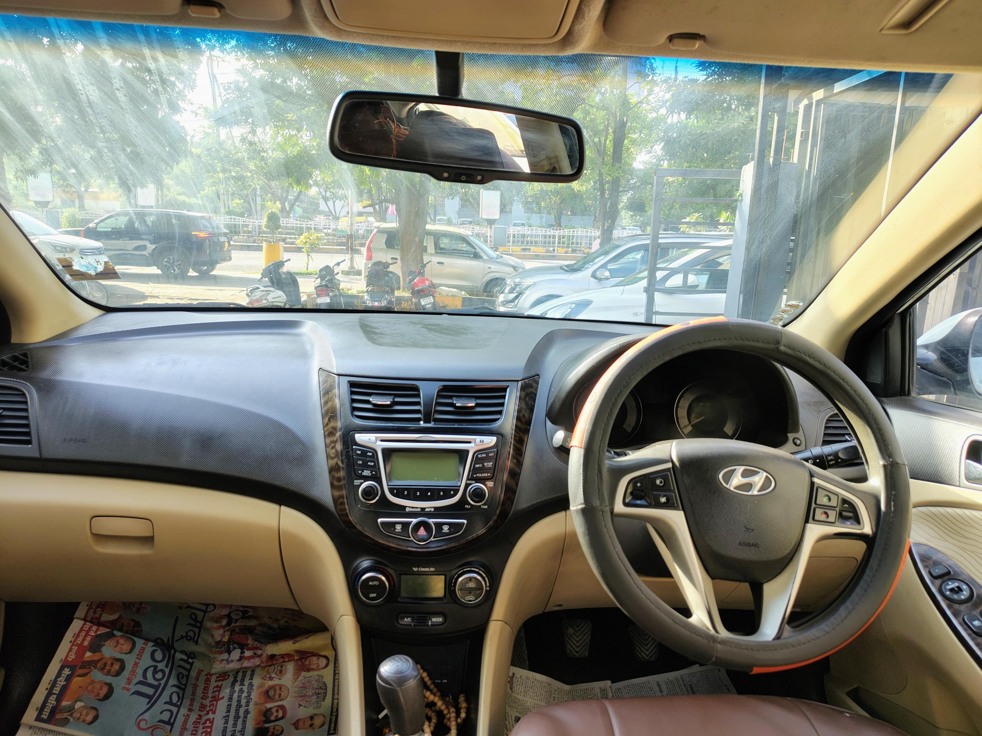 यूज़्ड 2012 ह्युंडई फ्लयूडिक वरना, Vijay Nagar, Indore 10 यूज़्ड 2012 ह्युंडई फ्लयूडिक वरना, Vijay Nagar, Indore 10