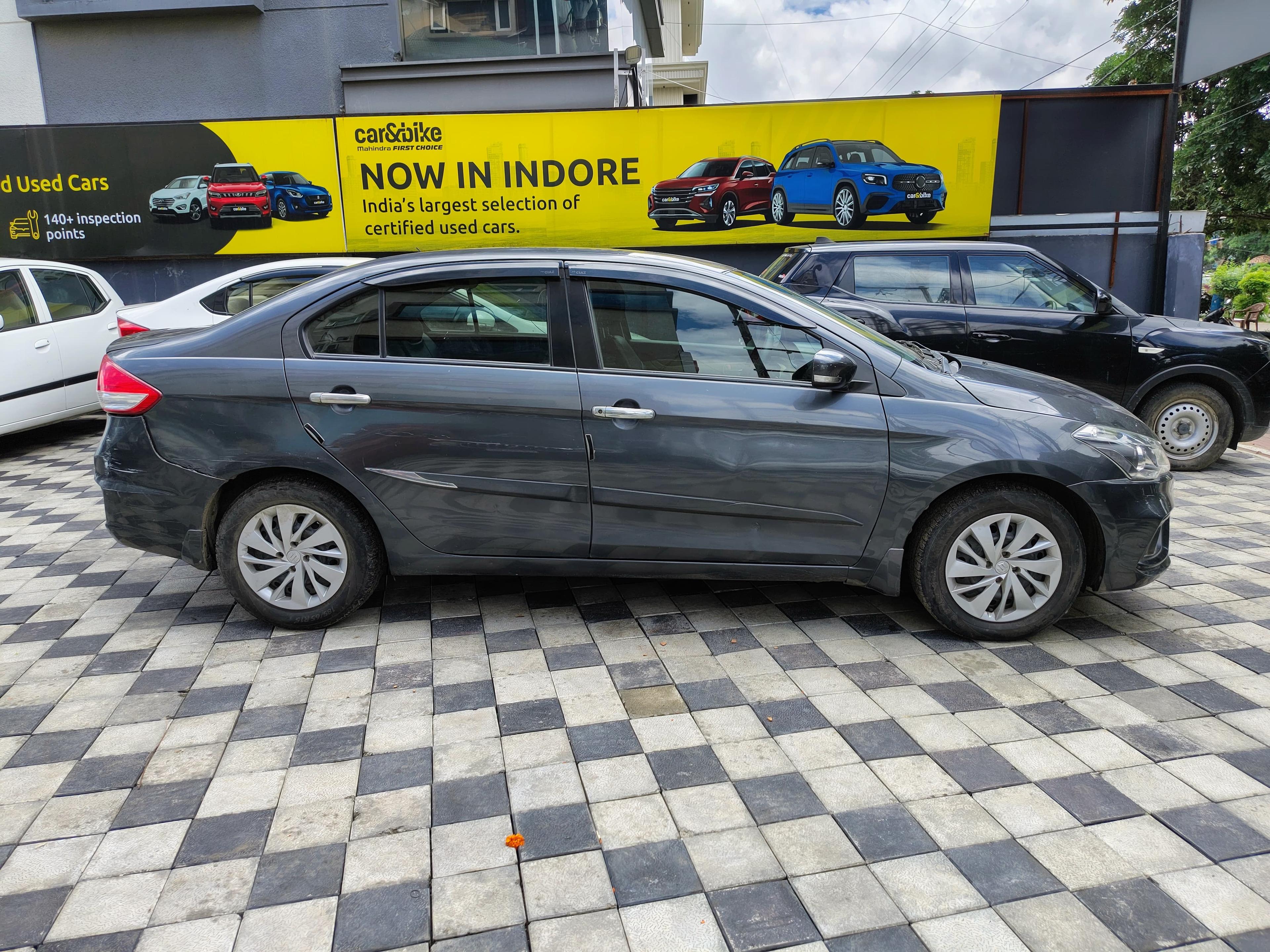 यूज़्ड 2022 मारुति सुजुकी सियाज़, Vijay Nagar, Indore 5 यूज़्ड 2022 मारुति सुजुकी सियाज़, Vijay Nagar, Indore 5