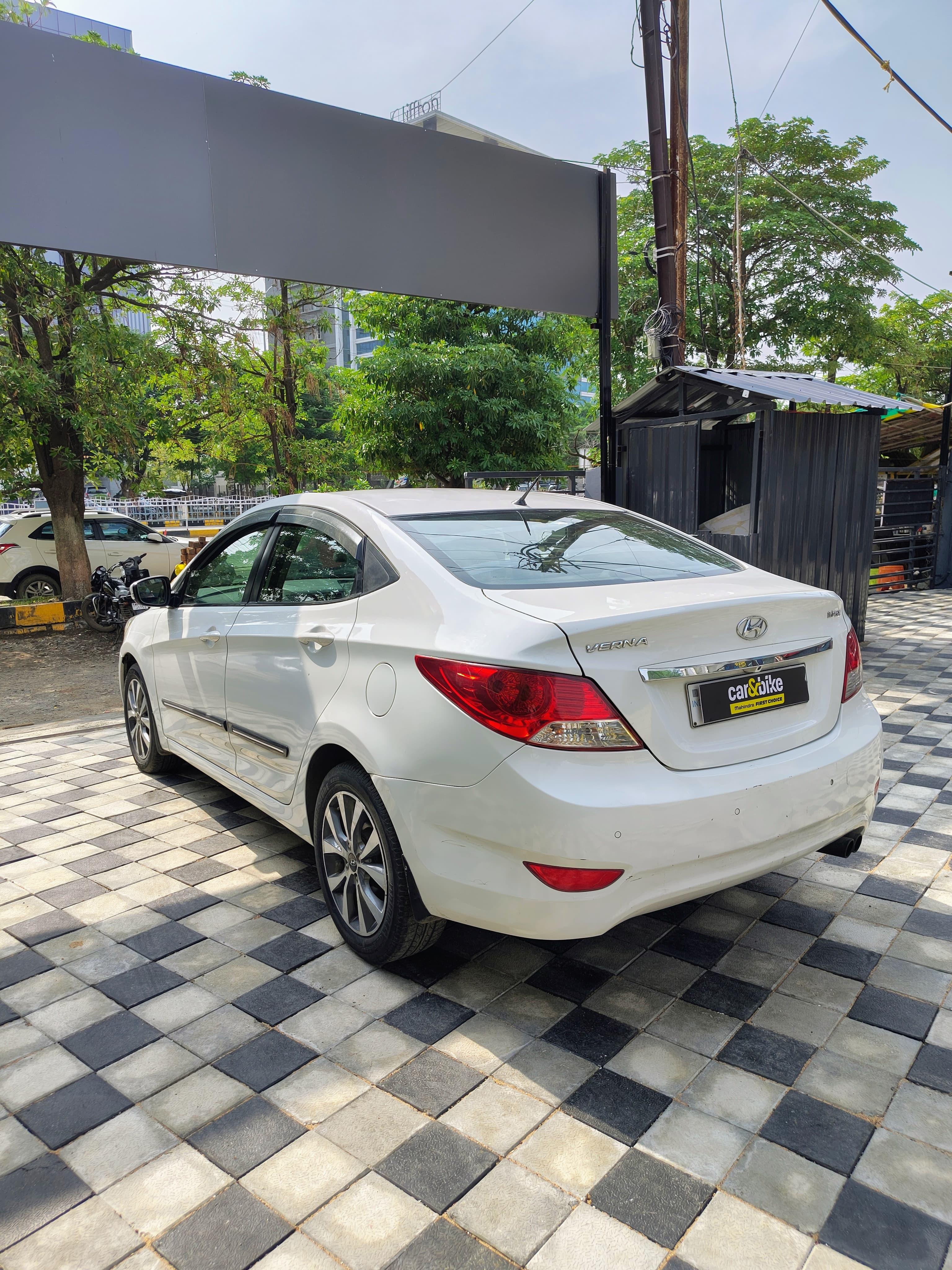 यूज़्ड 2014 ह्युंडई फ्लयूडिक वरना, Vijay Nagar, Indore 1 यूज़्ड 2014 ह्युंडई फ्लयूडिक वरना, Vijay Nagar, Indore 1