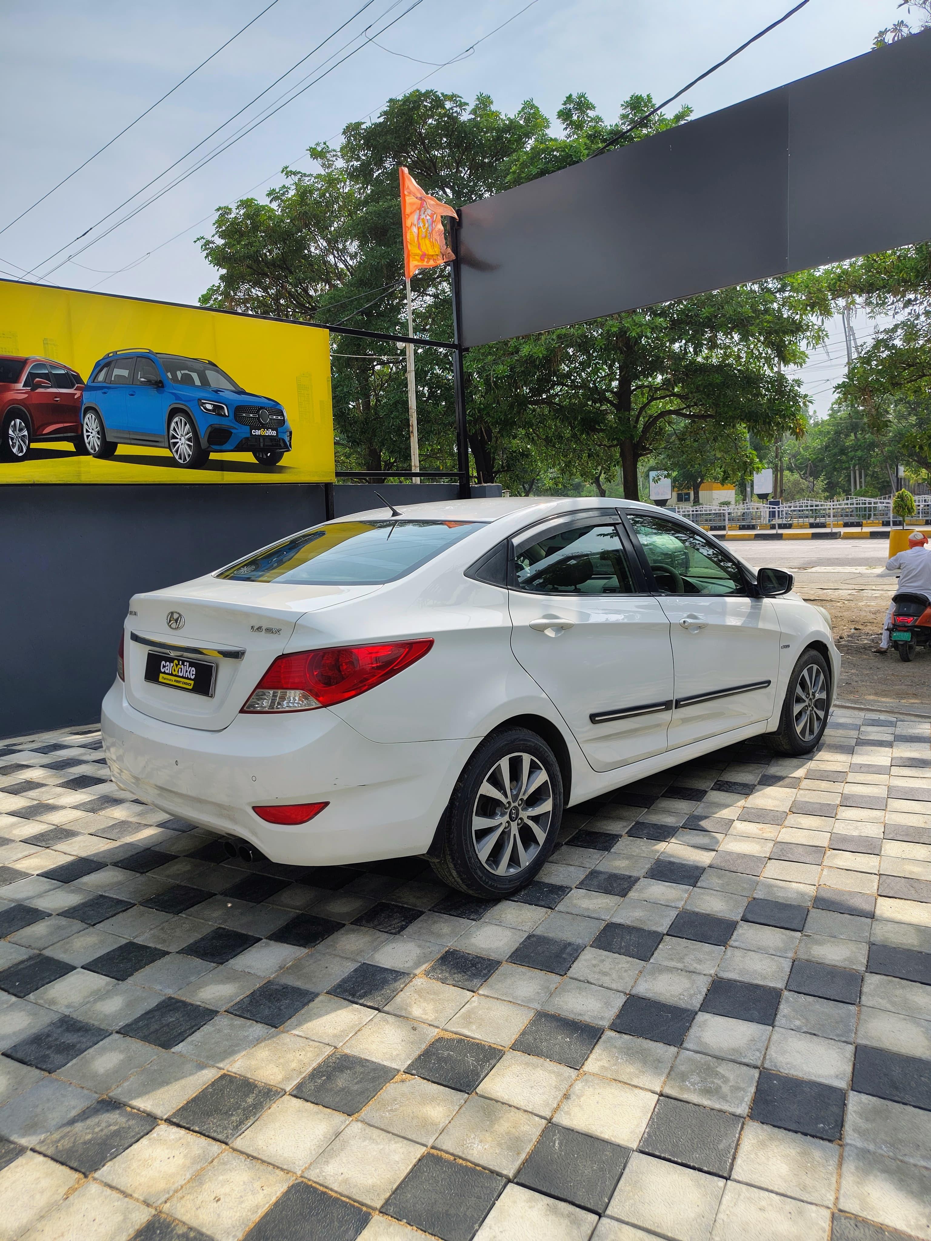 यूज़्ड 2014 ह्युंडई फ्लयूडिक वरना, Vijay Nagar, Indore 3 यूज़्ड 2014 ह्युंडई फ्लयूडिक वरना, Vijay Nagar, Indore 3