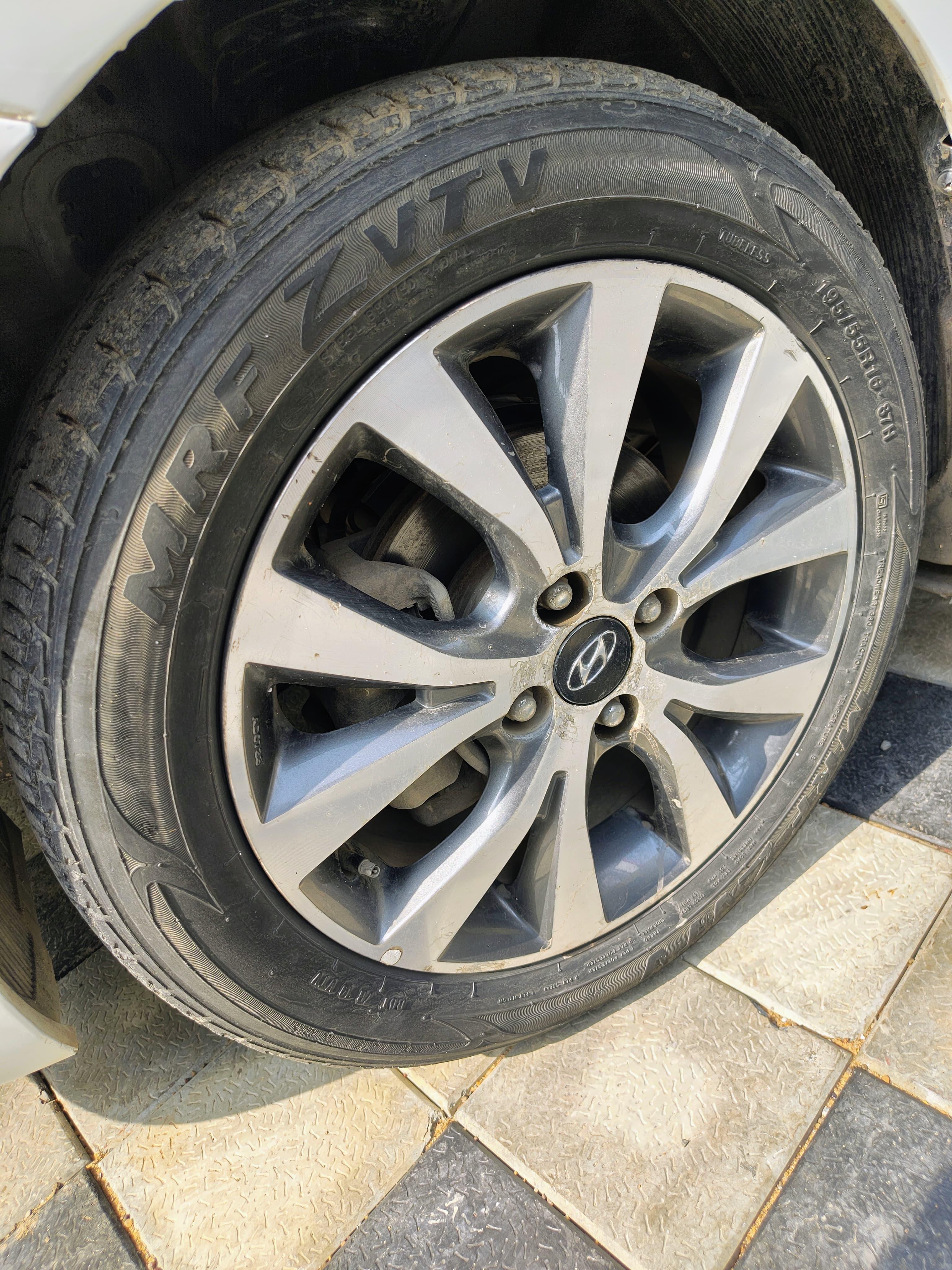 यूज़्ड 2014 ह्युंडई फ्लयूडिक वरना, Vijay Nagar, Indore 7 यूज़्ड 2014 ह्युंडई फ्लयूडिक वरना, Vijay Nagar, Indore 7