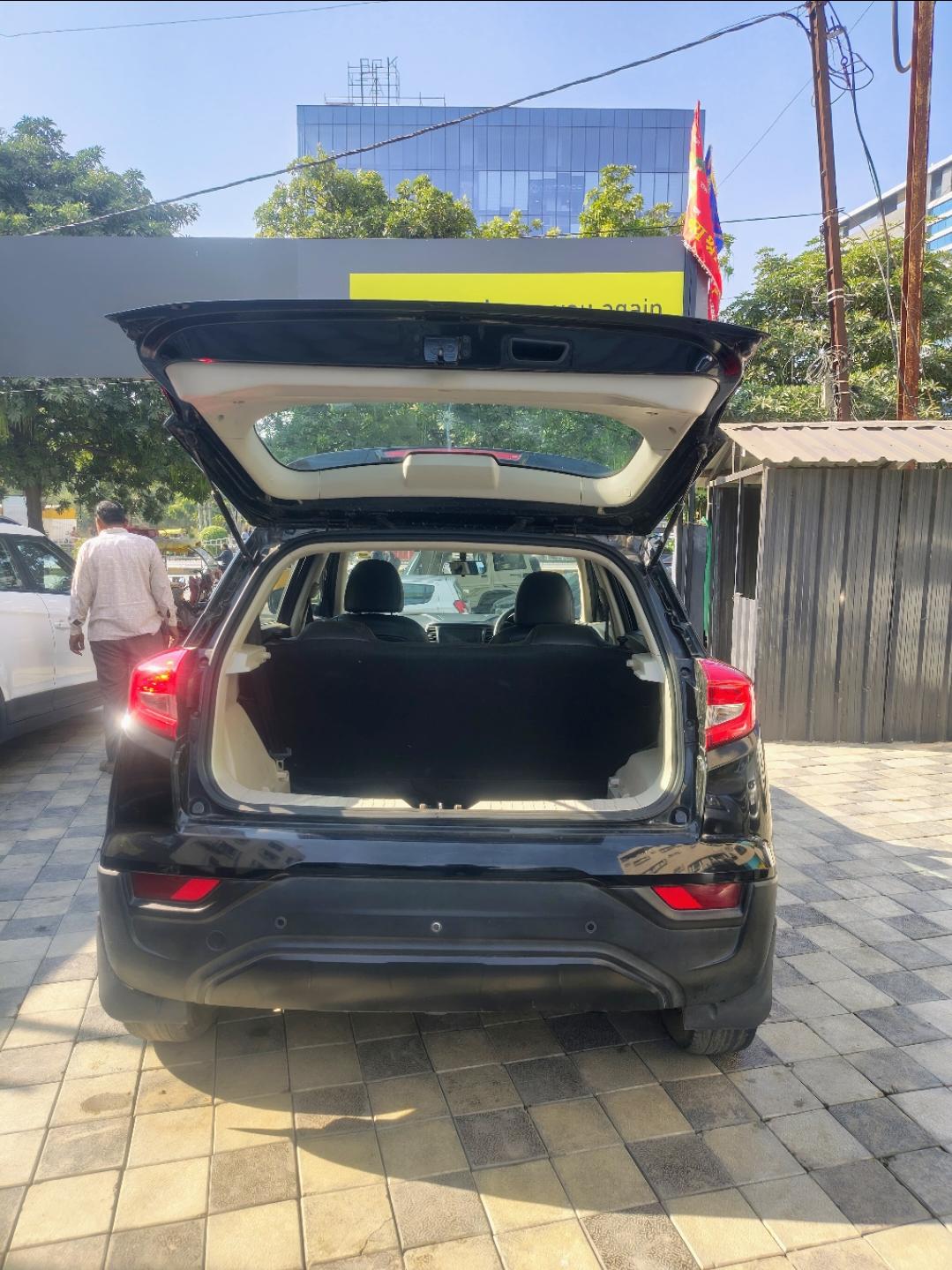 यूज़्ड 2022 महिंद्रा एक्सयूवी300, Vijay Nagar, Indore 8 यूज़्ड 2022 महिंद्रा एक्सयूवी300, Vijay Nagar, Indore 8