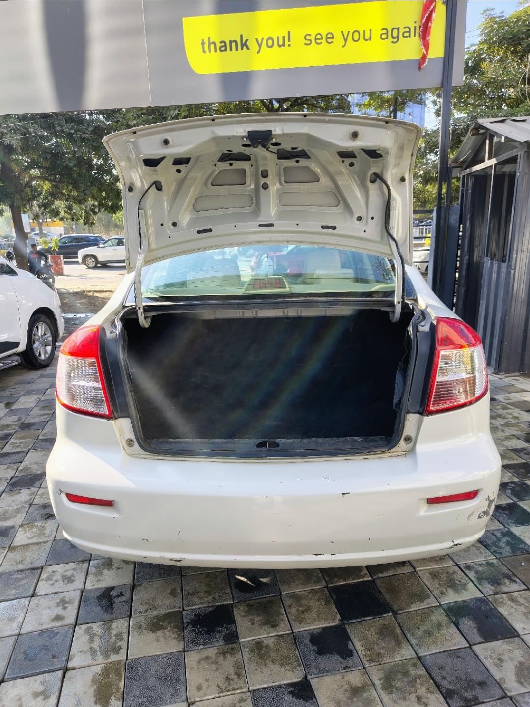 यूज़्ड 2014 मारुति सुजुकी एसएक्स4, Vijay Nagar, Indore 9 यूज़्ड 2014 मारुति सुजुकी एसएक्स4, Vijay Nagar, Indore 9