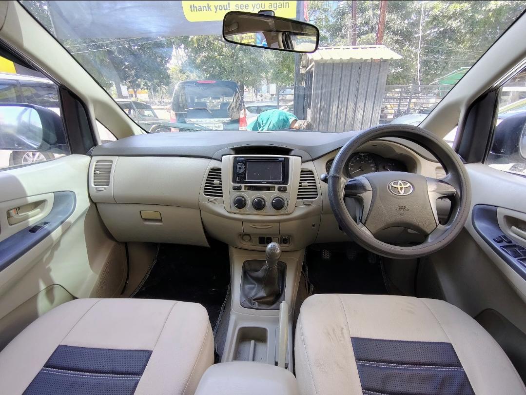 यूज़्ड 2013 टोयोटा इनोवा, Vijay Nagar, Indore 7 यूज़्ड 2013 टोयोटा इनोवा, Vijay Nagar, Indore 7