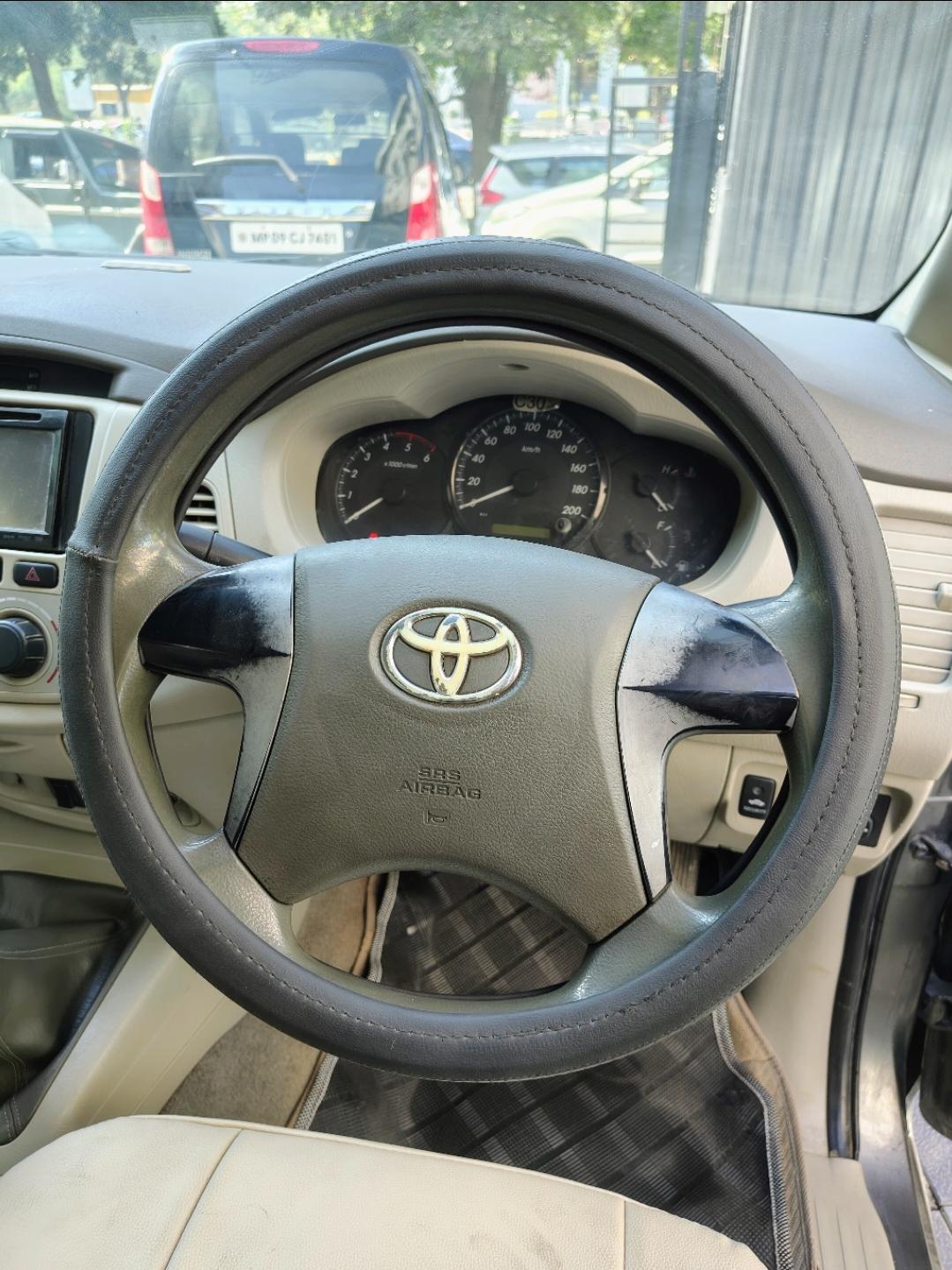 यूज़्ड 2013 टोयोटा इनोवा, Vijay Nagar, Indore 8 यूज़्ड 2013 टोयोटा इनोवा, Vijay Nagar, Indore 8