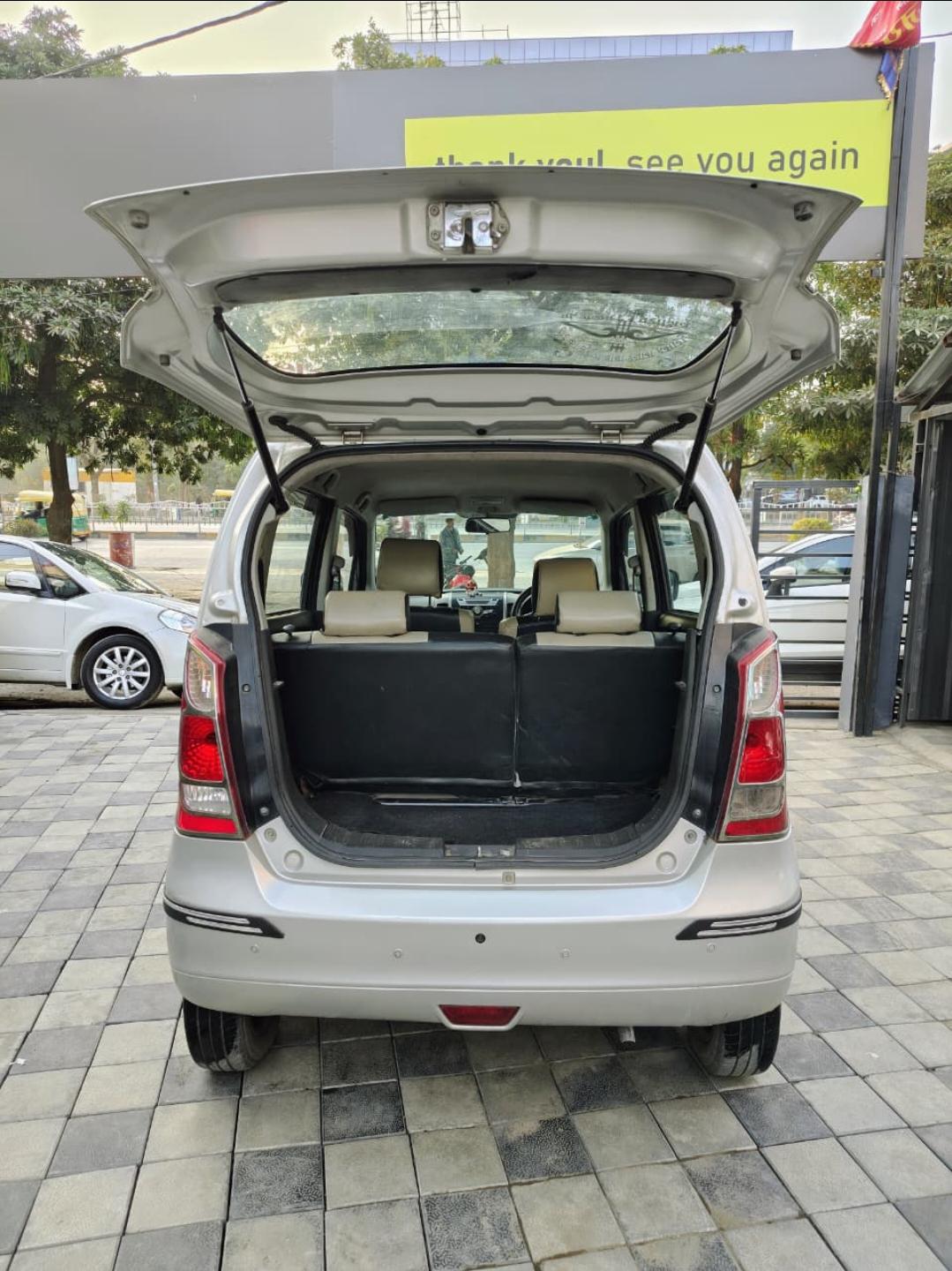 यूज़्ड 2015 मारुति सुजुकी वैगन आर, Vijay Nagar, Indore 7 यूज़्ड 2015 मारुति सुजुकी वैगन आर, Vijay Nagar, Indore 7